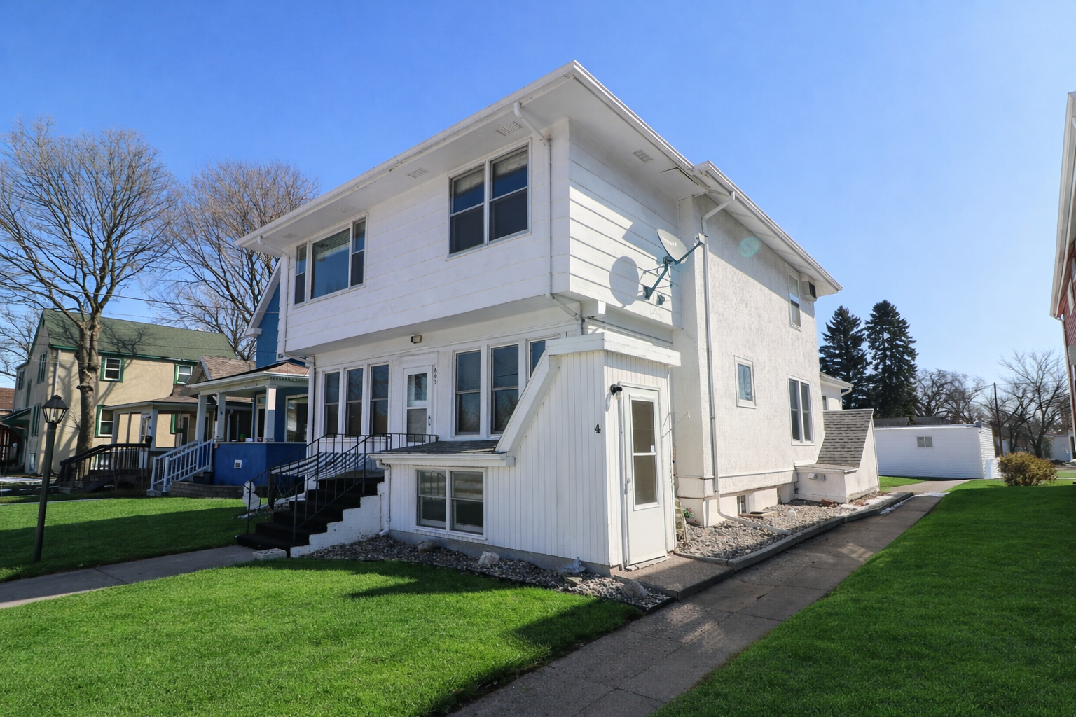 1900 home for sale at 609 3rd Street N in Fargo, ND — 4 bed, 4 bath (photo 2 of 40)