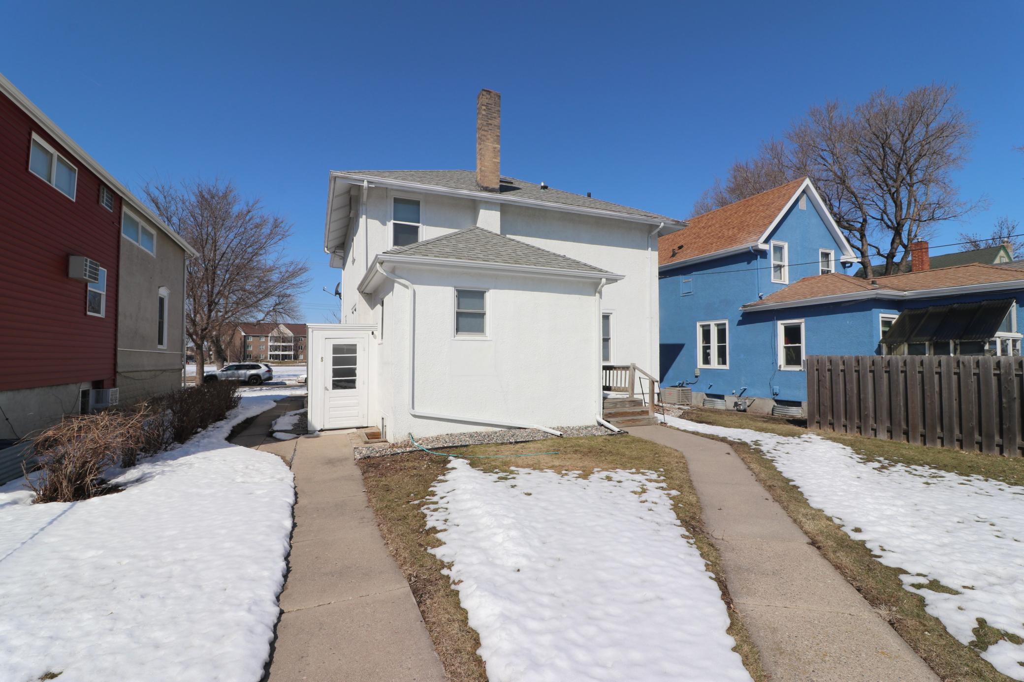 1900 home for sale at 609 3rd Street N in Fargo, ND — 4 bed, 4 bath (photo 4 of 40)