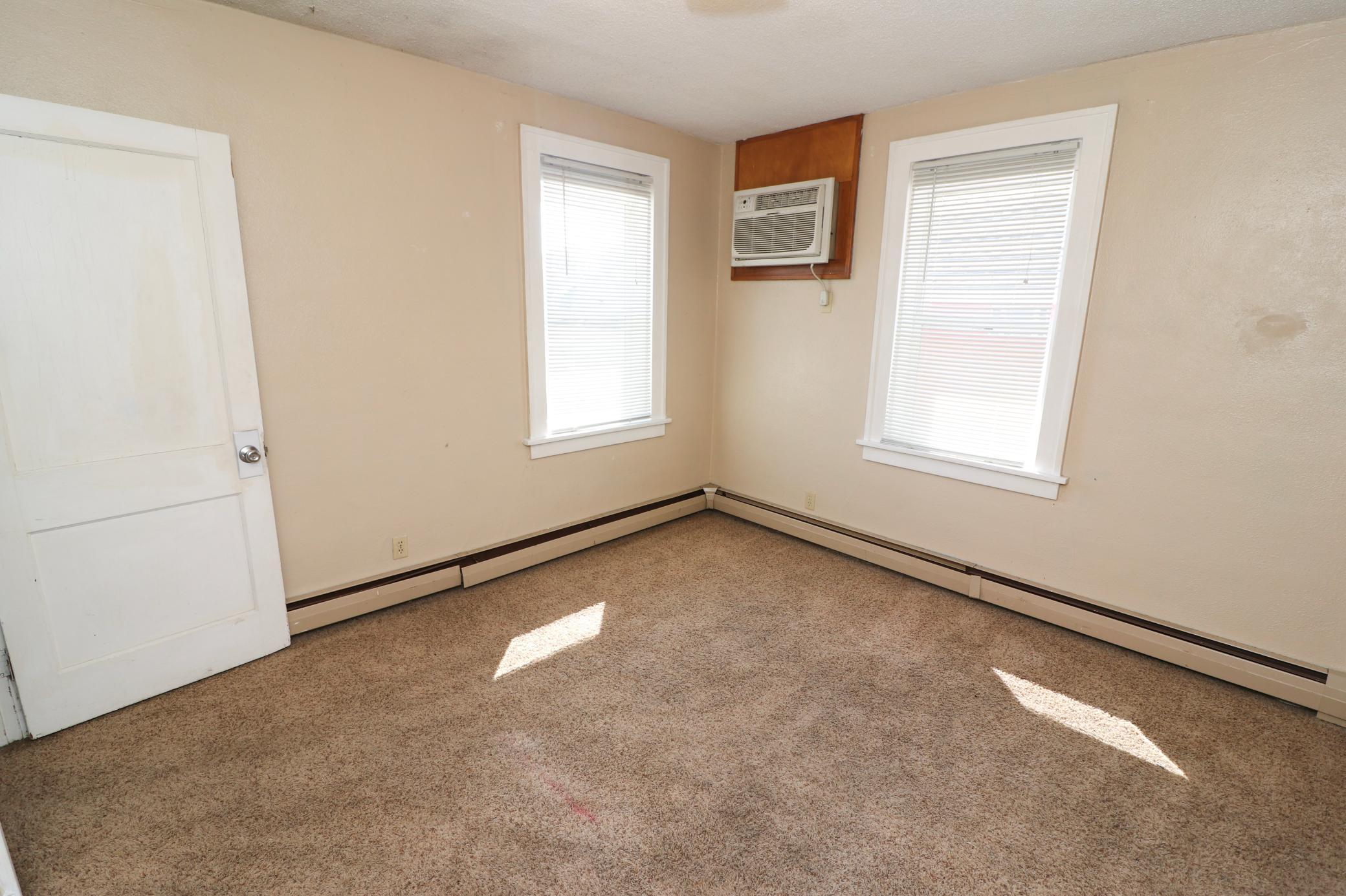 1900 home for sale at 609 3rd Street N in Fargo, ND — 4 bed, 4 bath (photo 38 of 40)
