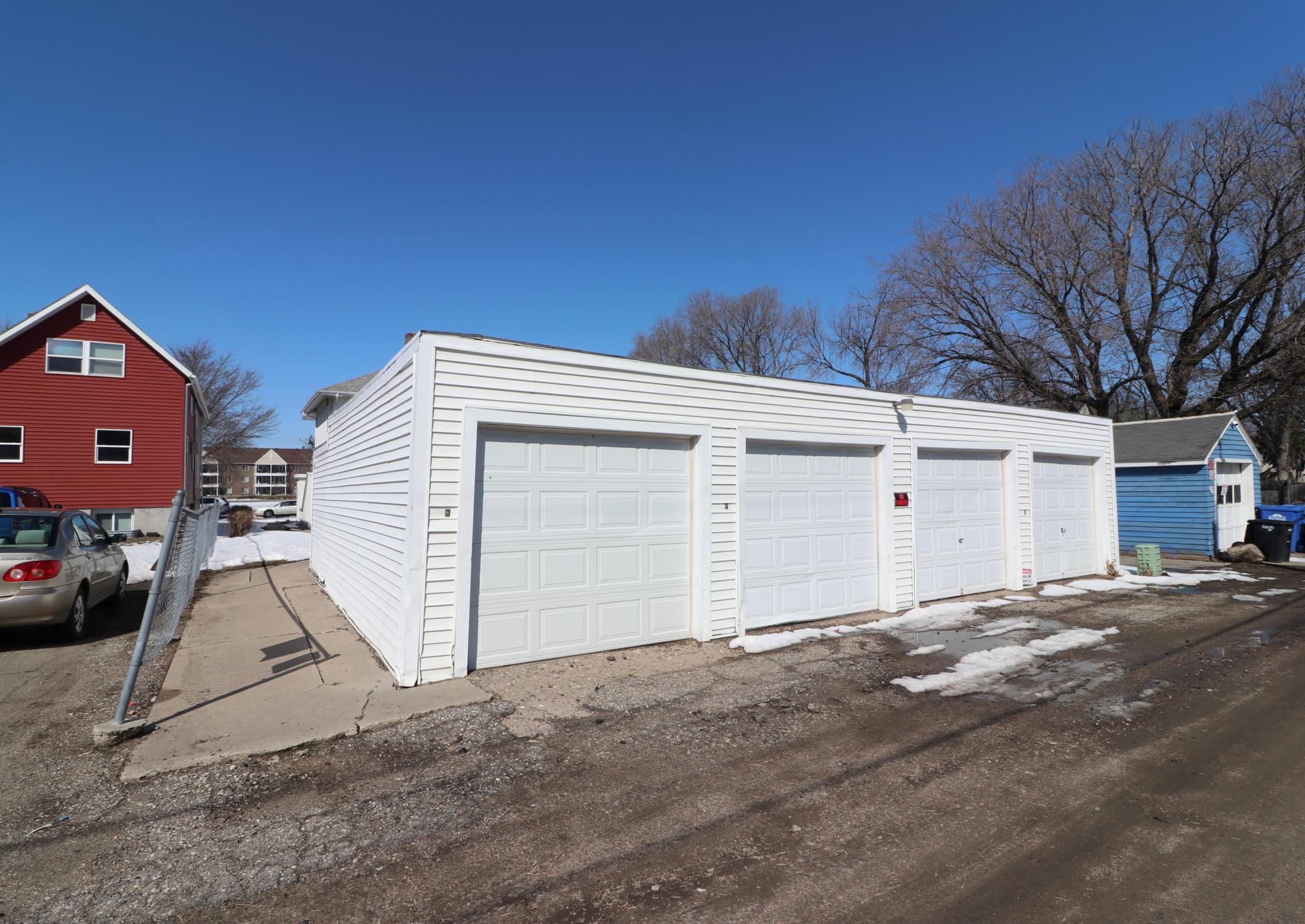 1900 home for sale at 609 3rd Street N in Fargo, ND — 4 bed, 4 bath (photo 6 of 40)