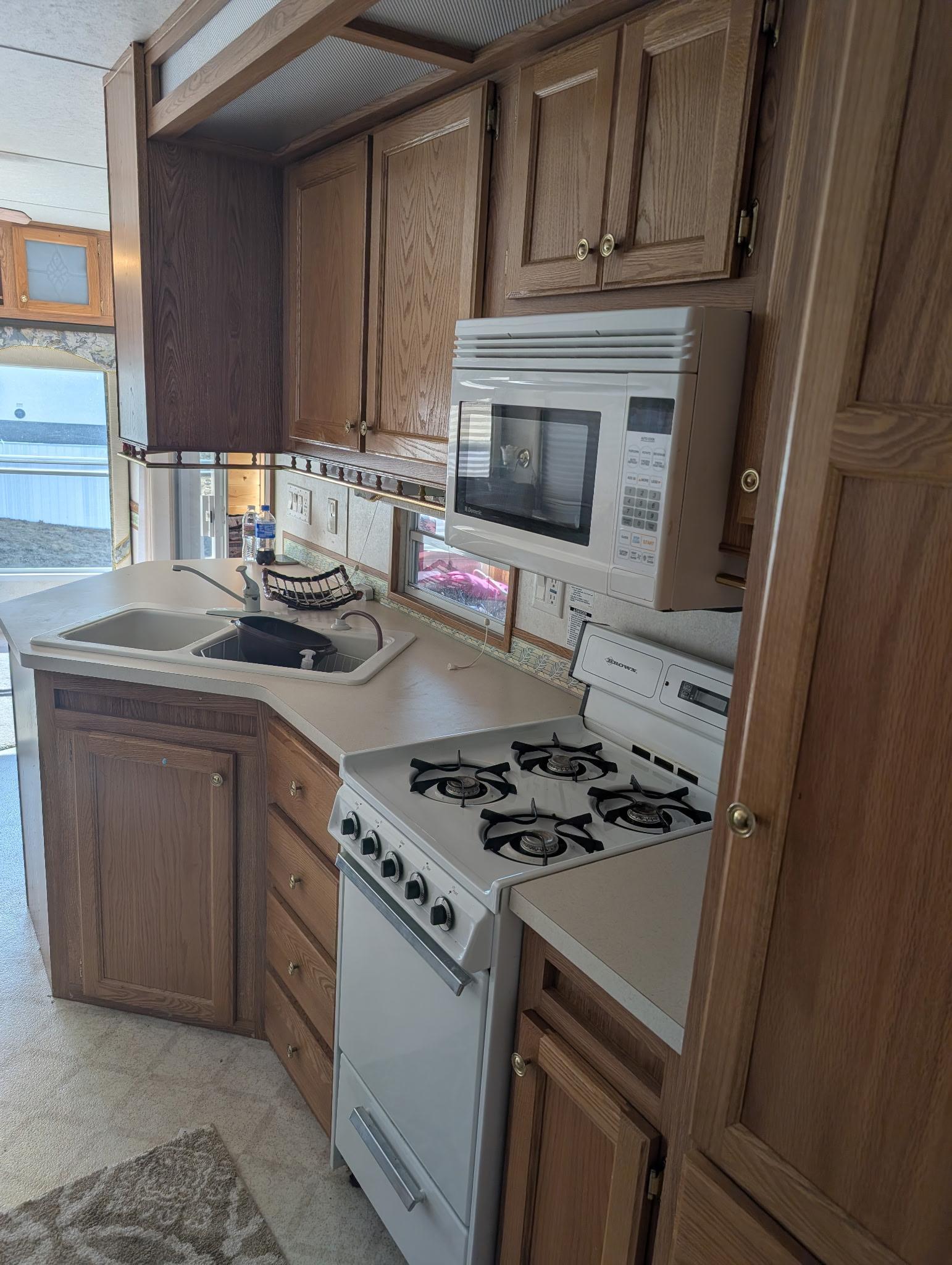 2005 single family home for sale at 10045 State Hwy 27 W, Unit 25 in Alexandria, MN — 1 bed, 1 bath (photo 5 of 19)