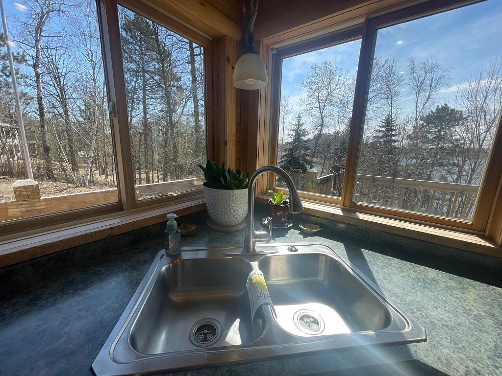 2005 single family home for sale at 17999 Ivy Drive in Park Rapids, MN — 3 bed, 3 bath (photo 11 of 69)