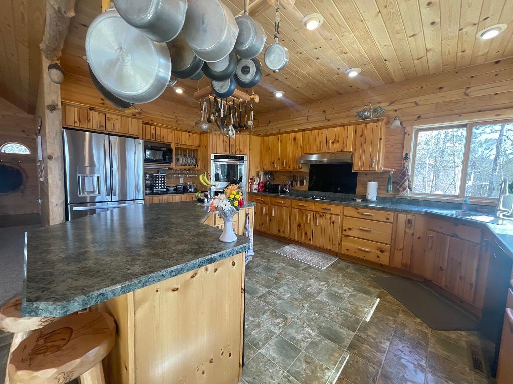 2005 single family home for sale at 17999 Ivy Drive in Park Rapids, MN — 3 bed, 3 bath (photo 13 of 69)