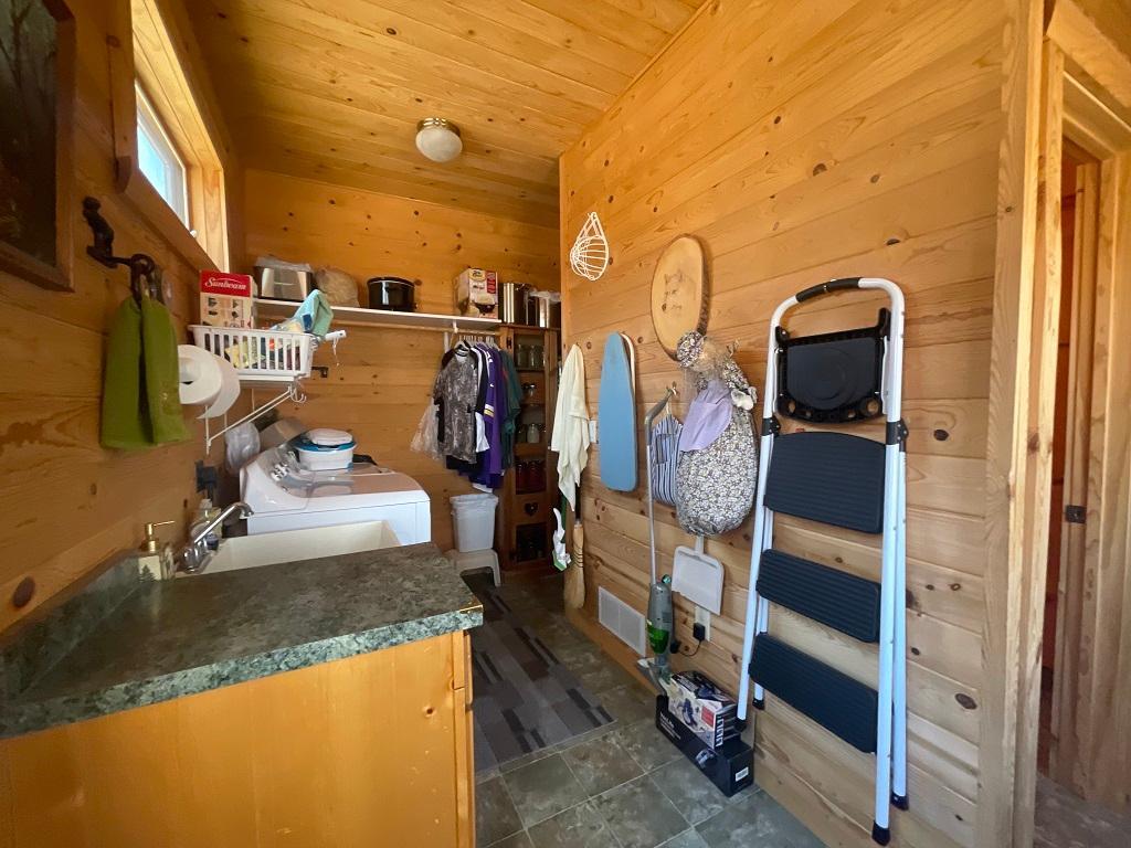 2005 single family home for sale at 17999 Ivy Drive in Park Rapids, MN — 3 bed, 3 bath (photo 21 of 69)
