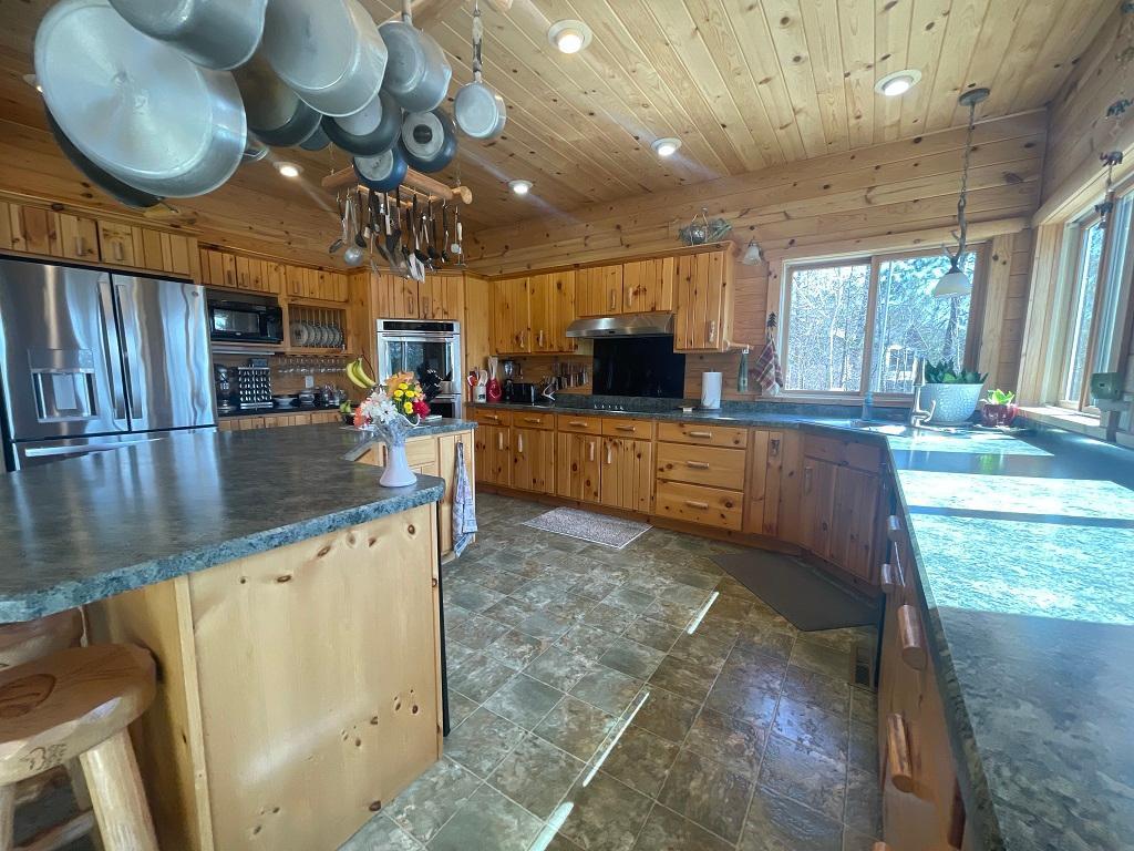 2005 single family home for sale at 17999 Ivy Drive in Park Rapids, MN — 3 bed, 3 bath (photo 10 of 69)