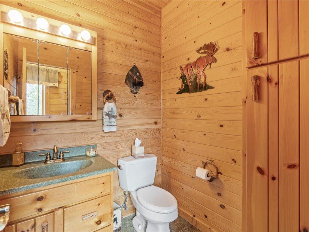 2005 single family home for sale at 17999 Ivy Drive in Park Rapids, MN — 3 bed, 3 bath (photo 18 of 63)