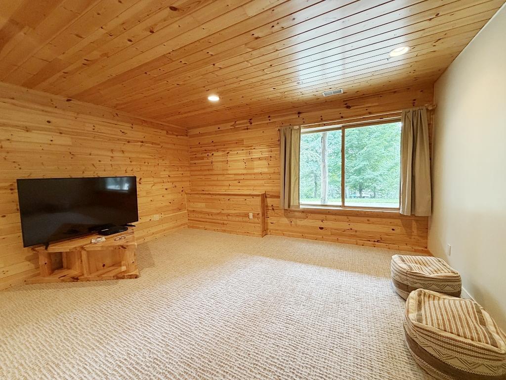 2005 single family home for sale at 17999 Ivy Drive in Park Rapids, MN — 3 bed, 3 bath (photo 23 of 63)