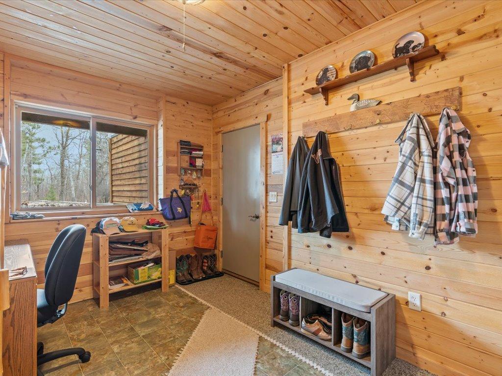 2005 single family home for sale at 17999 Ivy Drive in Park Rapids, MN — 3 bed, 3 bath (photo 27 of 63)