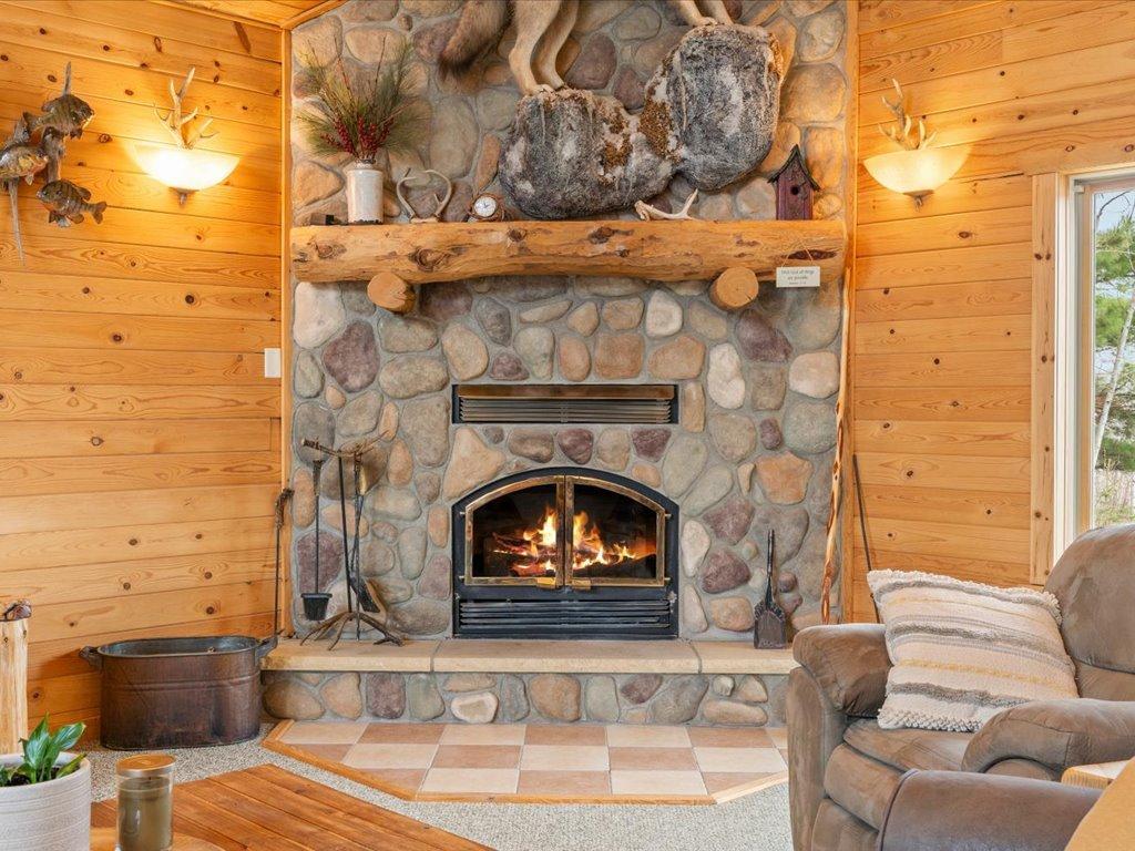 2005 single family home for sale at 17999 Ivy Drive in Park Rapids, MN — 3 bed, 3 bath (photo 9 of 63)