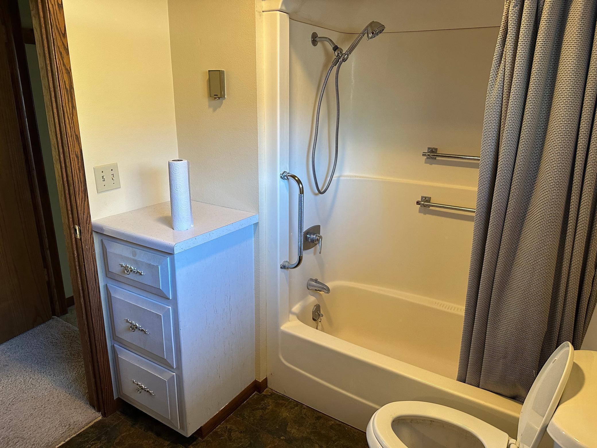 1978 single family home for sale at 1411 2nd Street in Waubun, MN — 1 bed, 1 bath (photo 8 of 12)