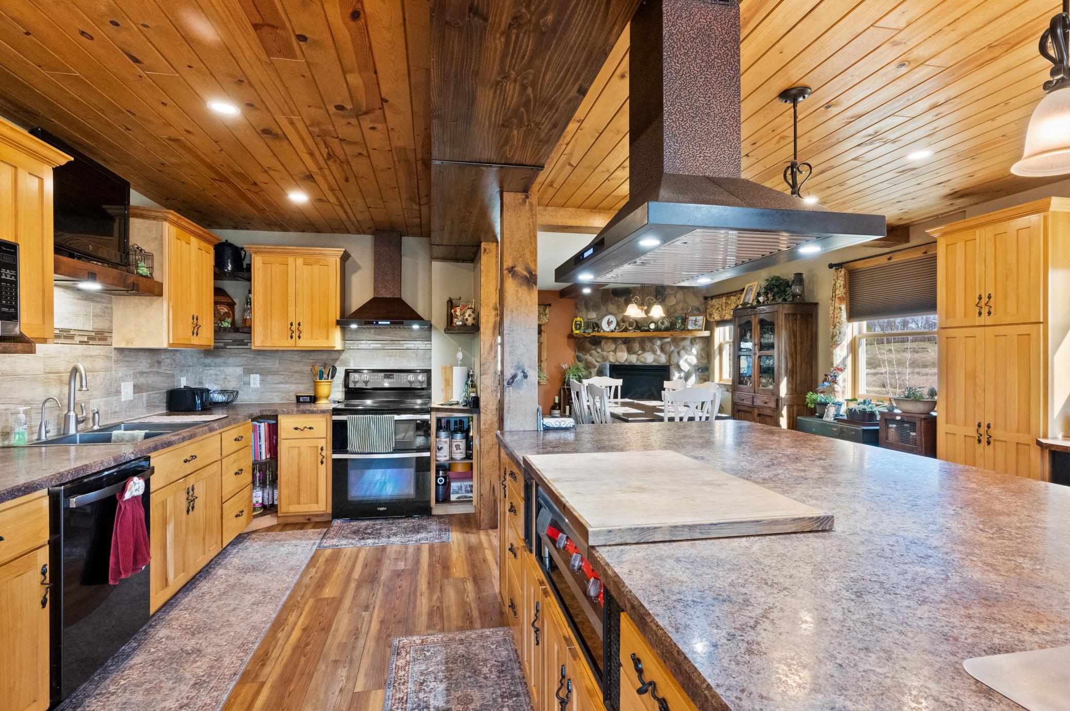 2001 single family home for sale at 4680 Cotton Tail Lane NW in Alexandria, MN — 5 bed, 4 bath (photo 18 of 124)