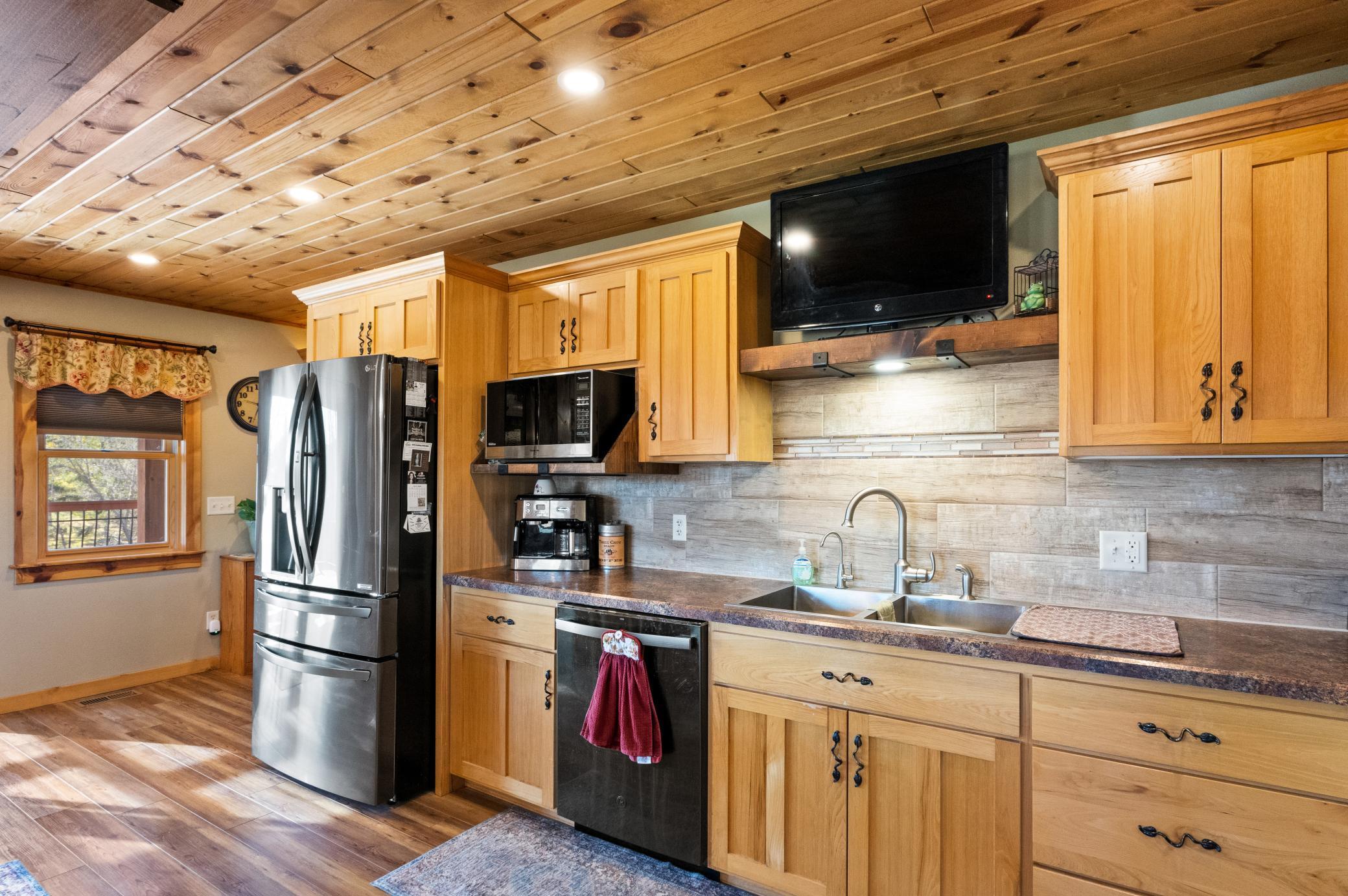 2001 single family home for sale at 4680 Cotton Tail Lane NW in Alexandria, MN — 5 bed, 4 bath (photo 19 of 124)