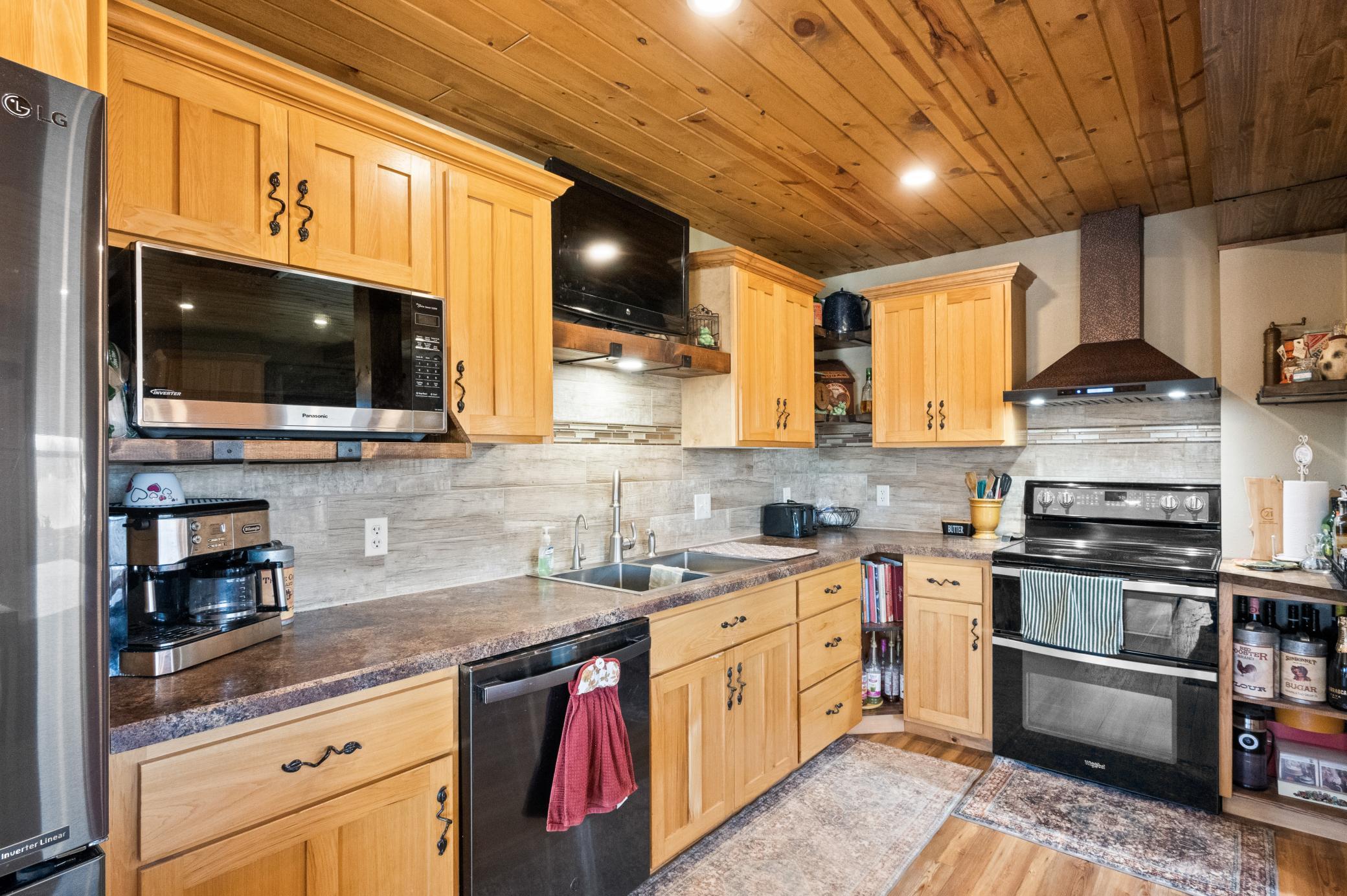 2001 single family home for sale at 4680 Cotton Tail Lane NW in Alexandria, MN — 5 bed, 4 bath (photo 22 of 124)