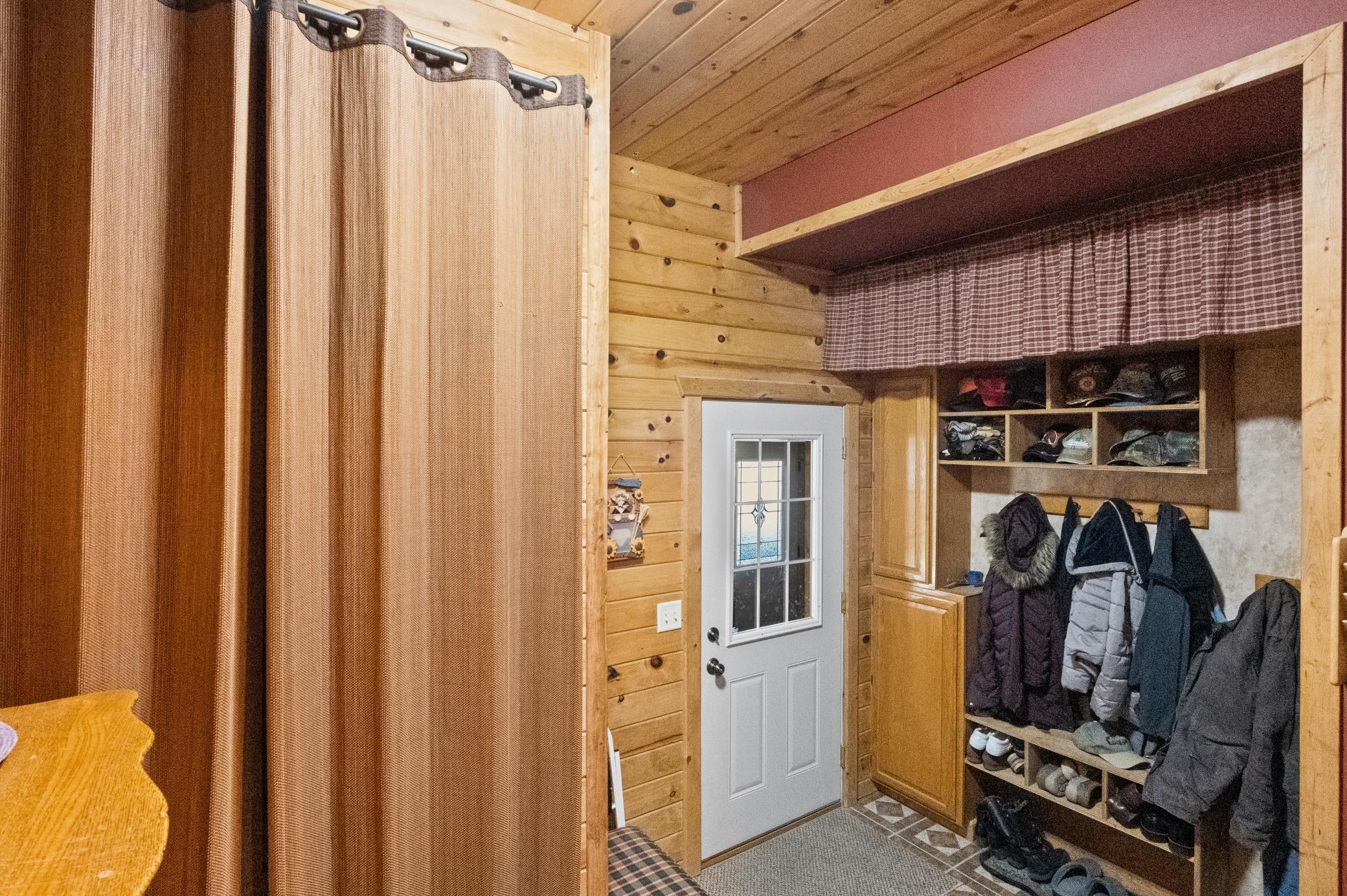 2001 single family home for sale at 4680 Cotton Tail Lane NW in Alexandria, MN — 5 bed, 4 bath (photo 80 of 124)