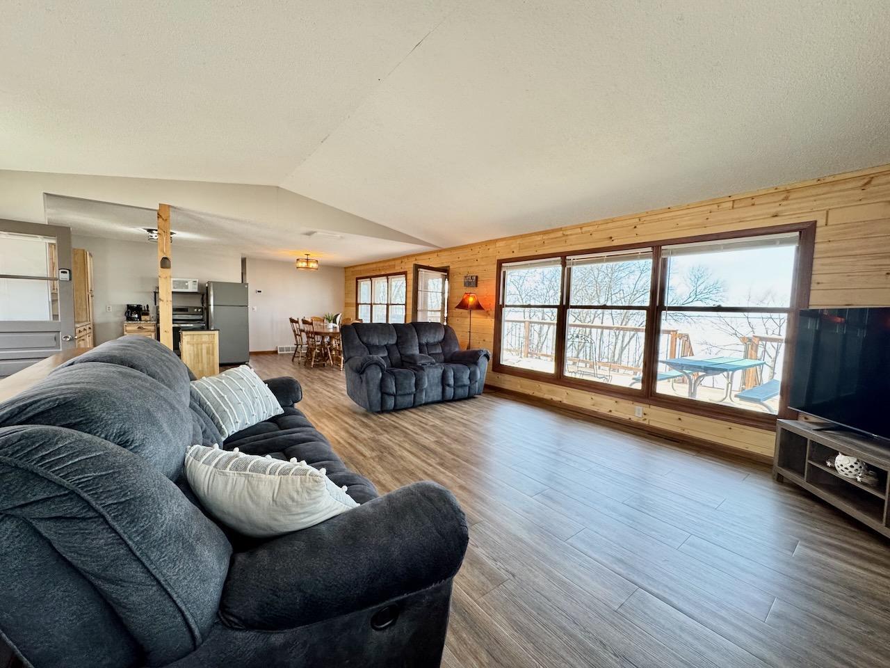 1971 single family home for sale at 28887 Hi Vista Drive in Battle Lake, MN — 4 bed, 2 bath (photo 14 of 57)