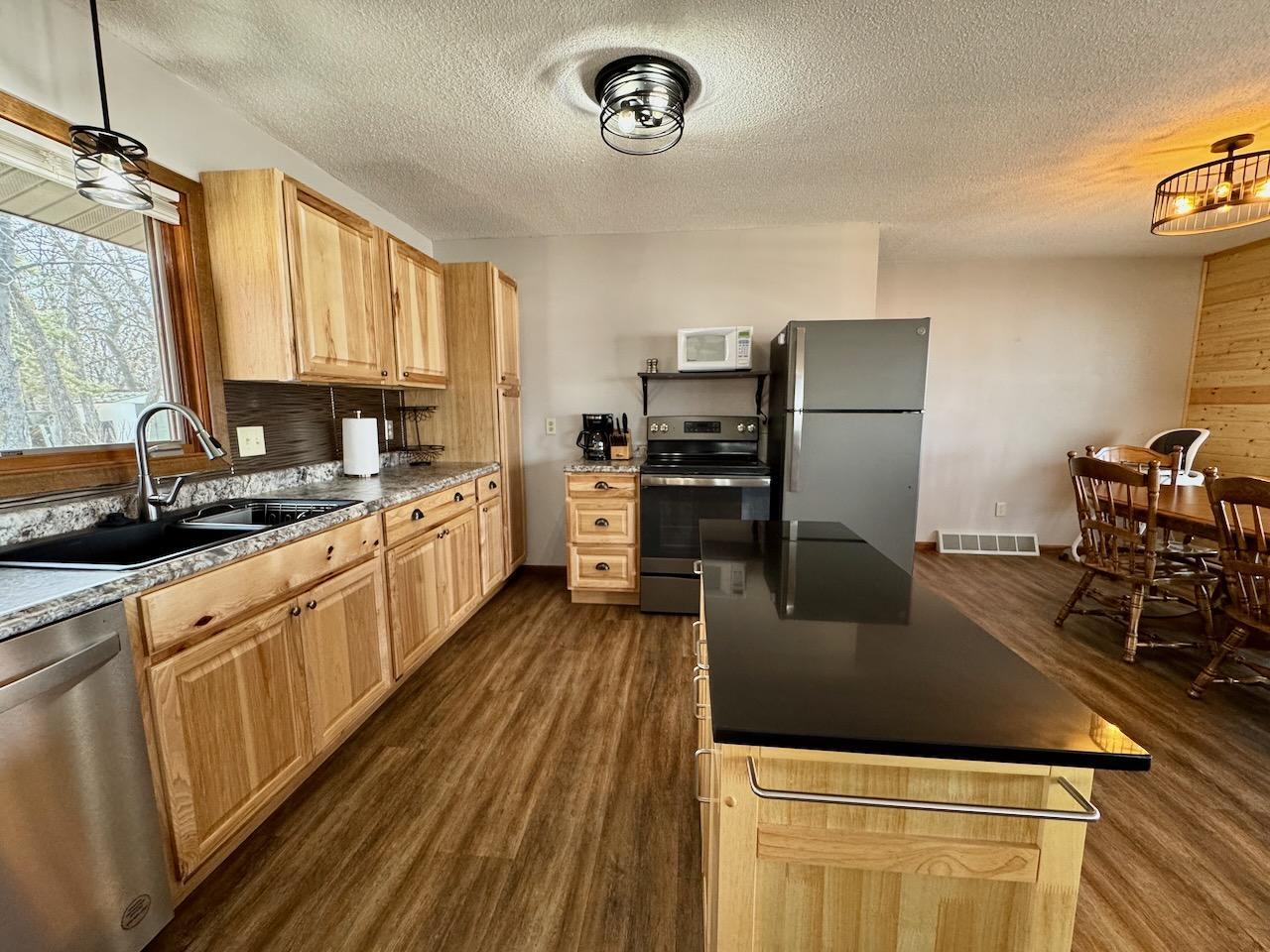 1971 single family home for sale at 28887 Hi Vista Drive in Battle Lake, MN — 4 bed, 2 bath (photo 17 of 57)