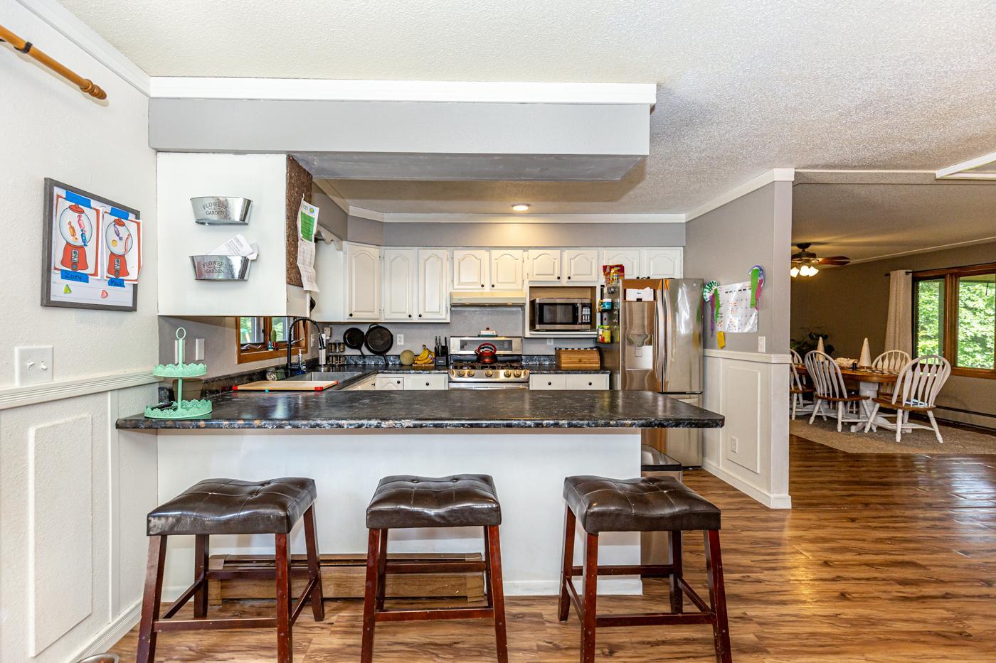 1986 single family home for sale at 13520 W Lake Sallie Drive in Detroit Lakes, MN — 4 bed, 3 bath (photo 14 of 32)