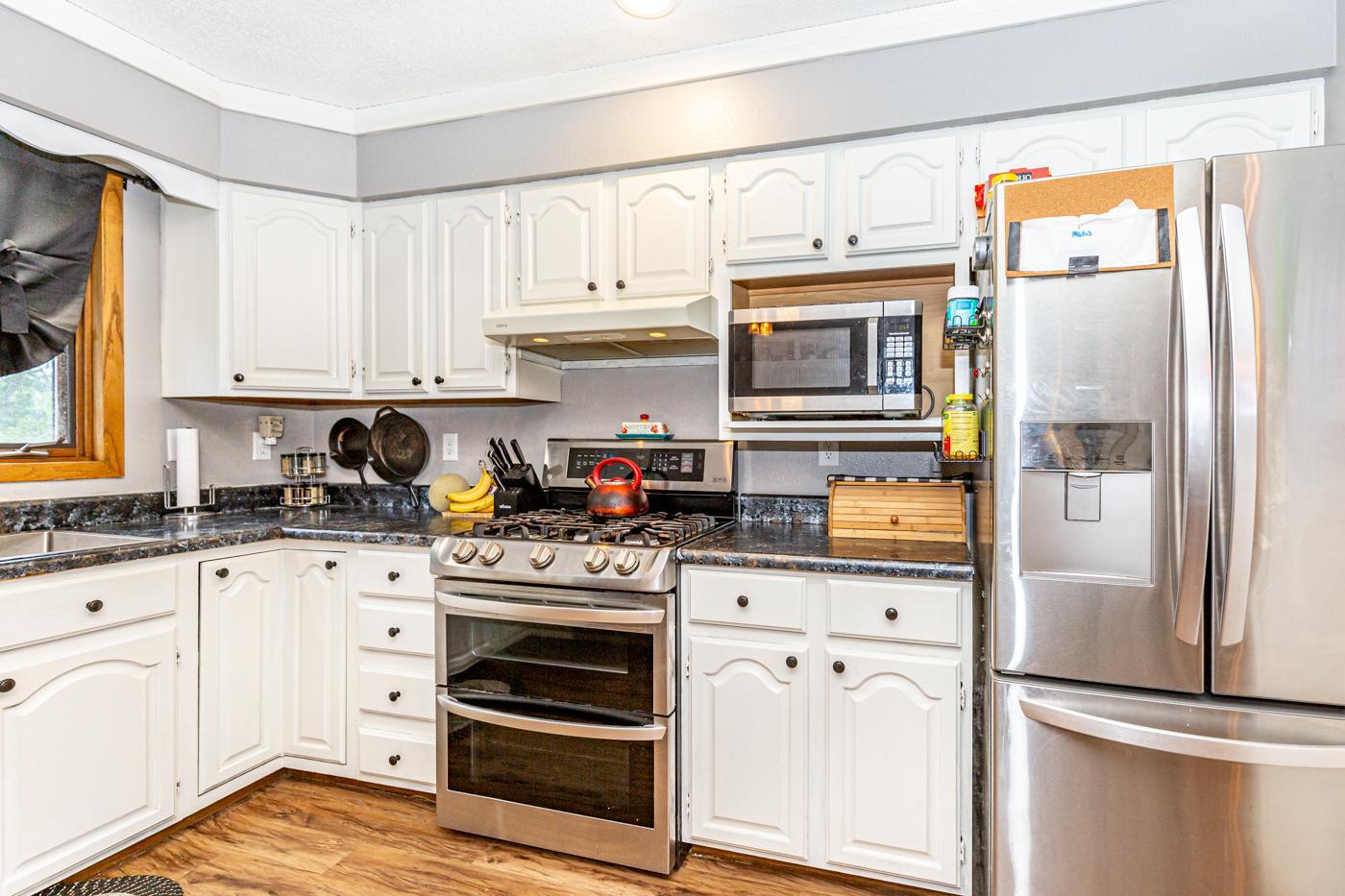 1986 single family home for sale at 13520 W Lake Sallie Drive in Detroit Lakes, MN — 4 bed, 3 bath (photo 17 of 32)