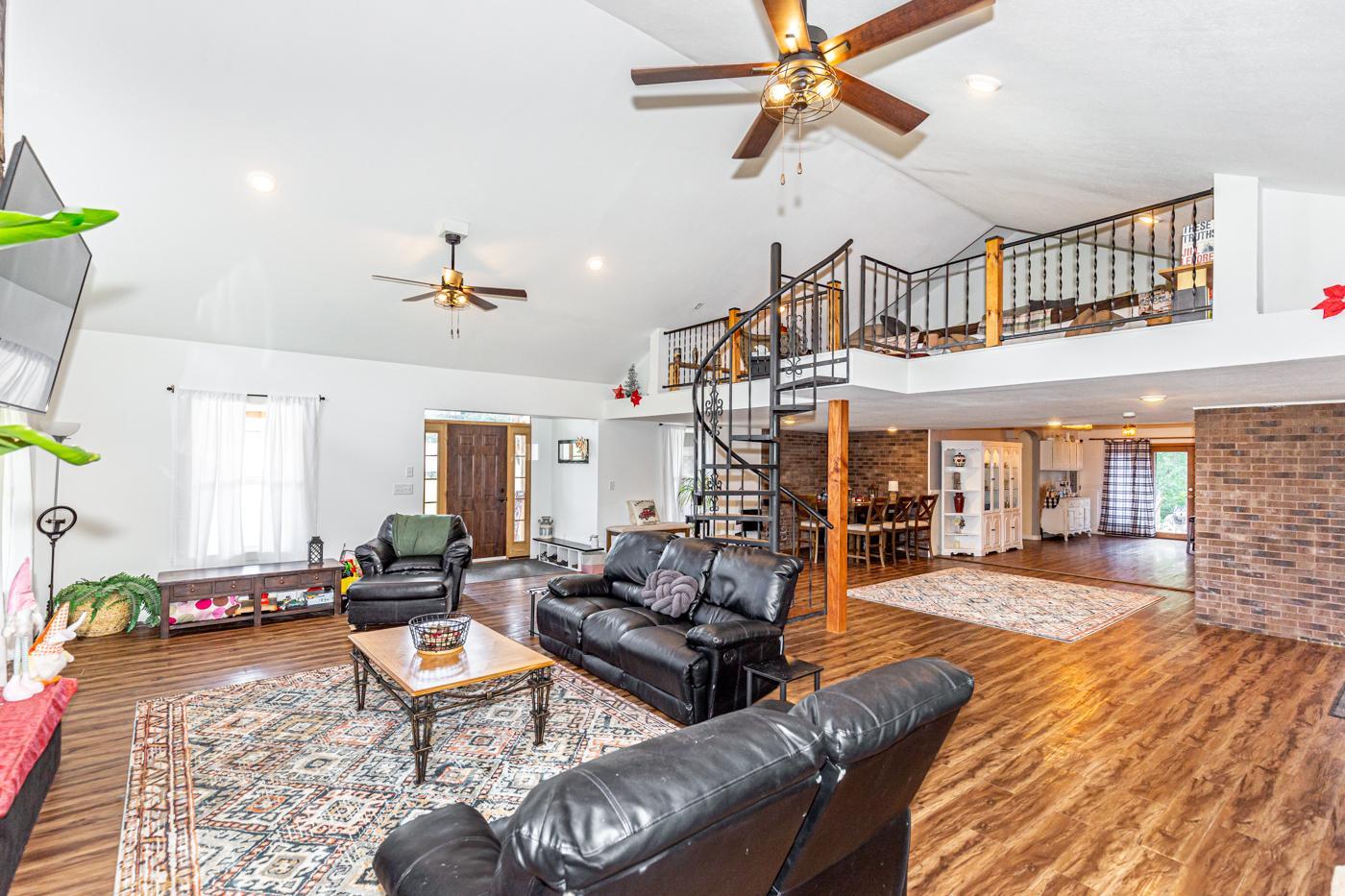 1986 single family home for sale at 13520 W Lake Sallie Drive in Detroit Lakes, MN — 4 bed, 3 bath (photo 5 of 32)