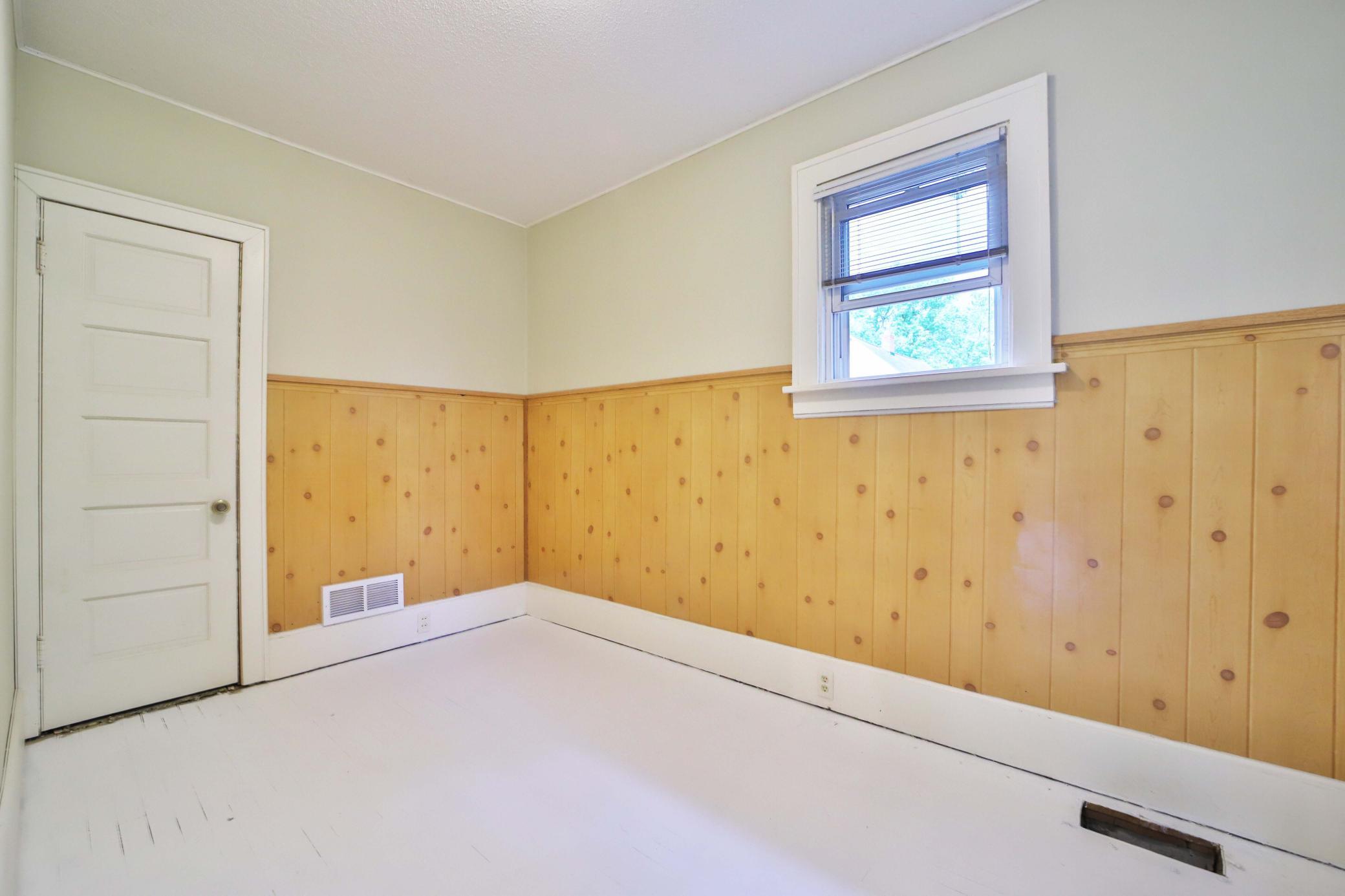 1918 single family home for sale at 815 Rosewood Street in Brainerd, MN — 4 bed, 2 bath (photo 17 of 35)