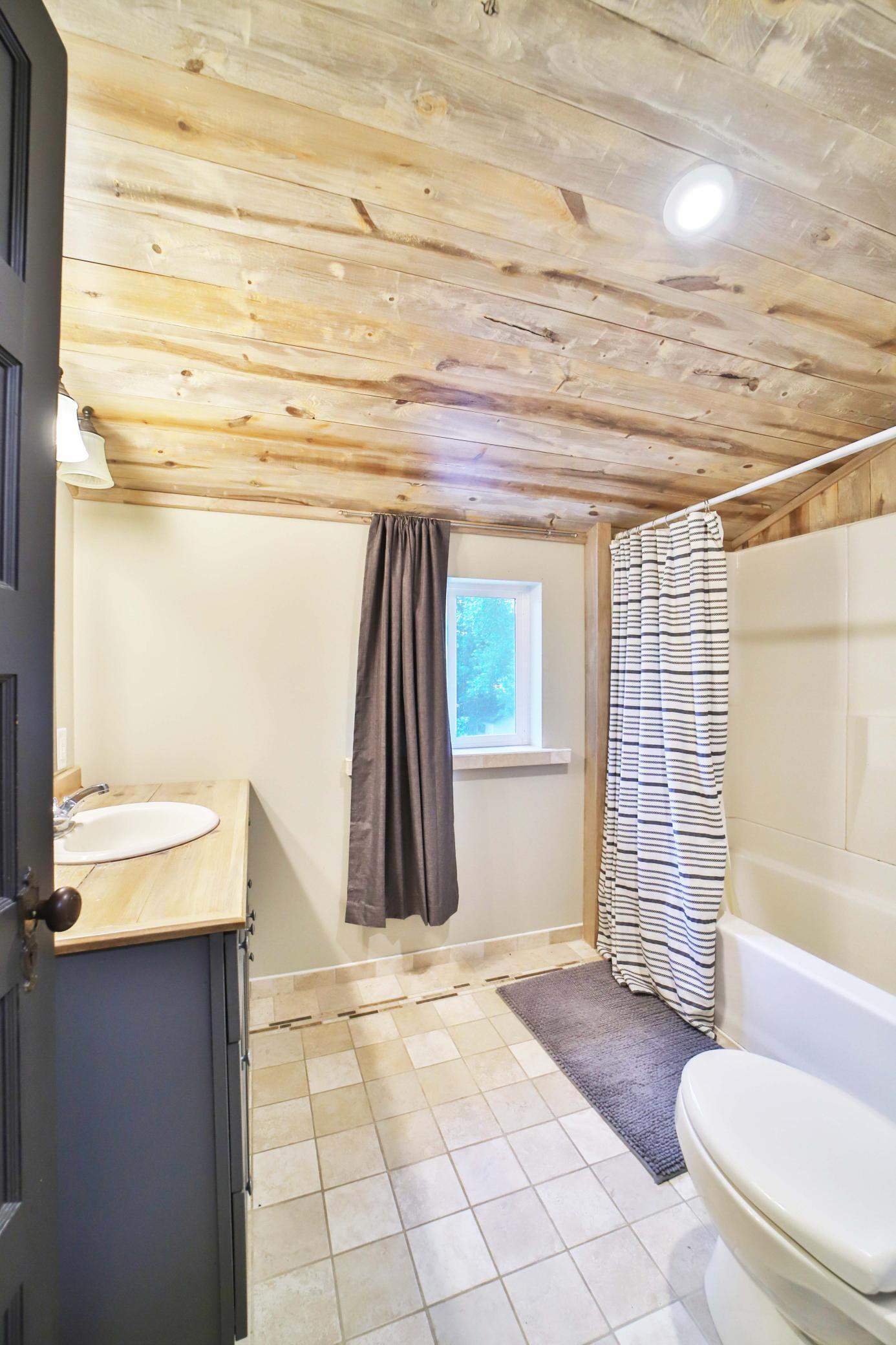 1918 single family home for sale at 815 Rosewood Street in Brainerd, MN — 4 bed, 2 bath (photo 21 of 35)