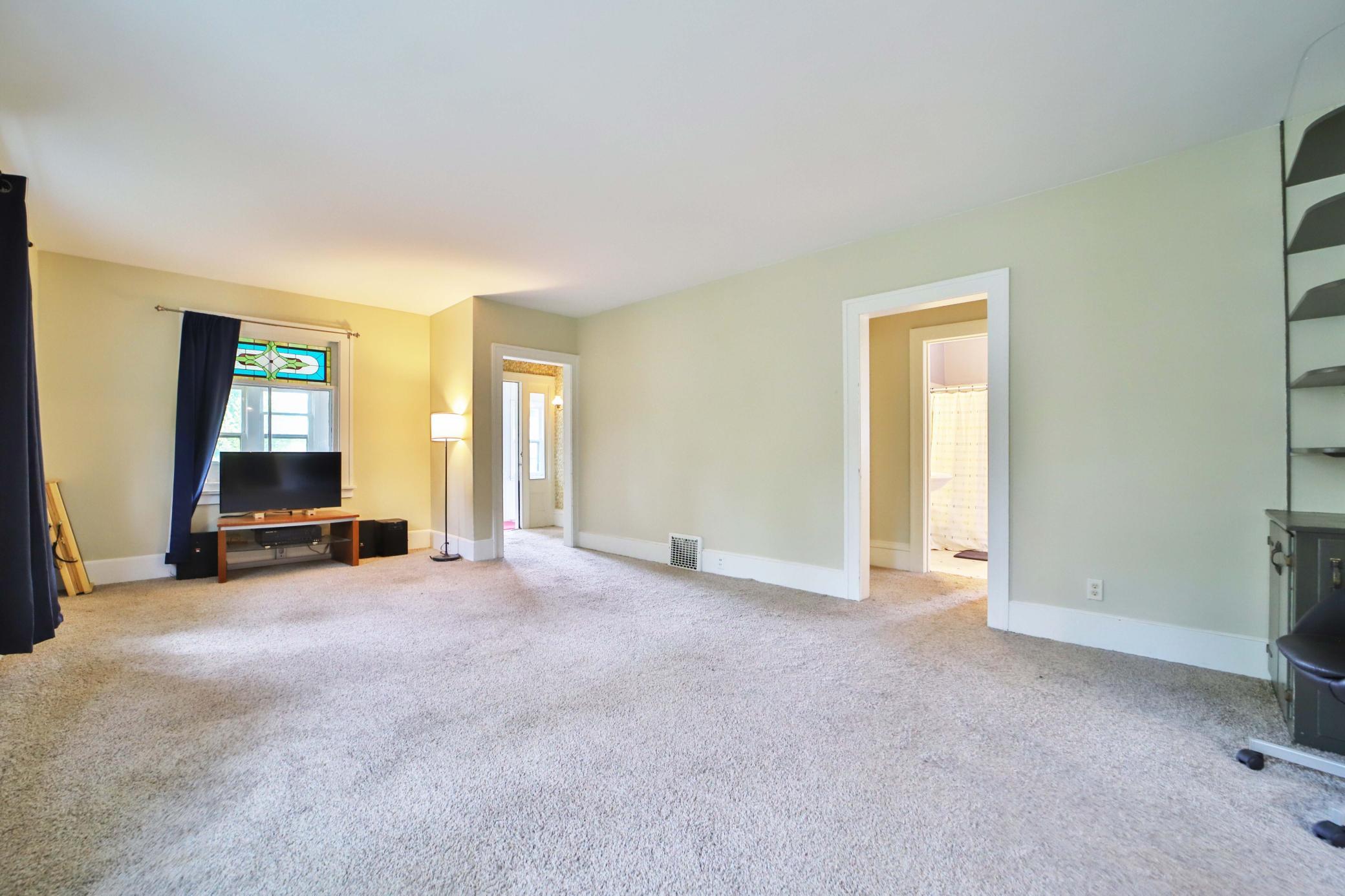 1918 single family home for sale at 815 Rosewood Street in Brainerd, MN — 4 bed, 2 bath (photo 8 of 35)