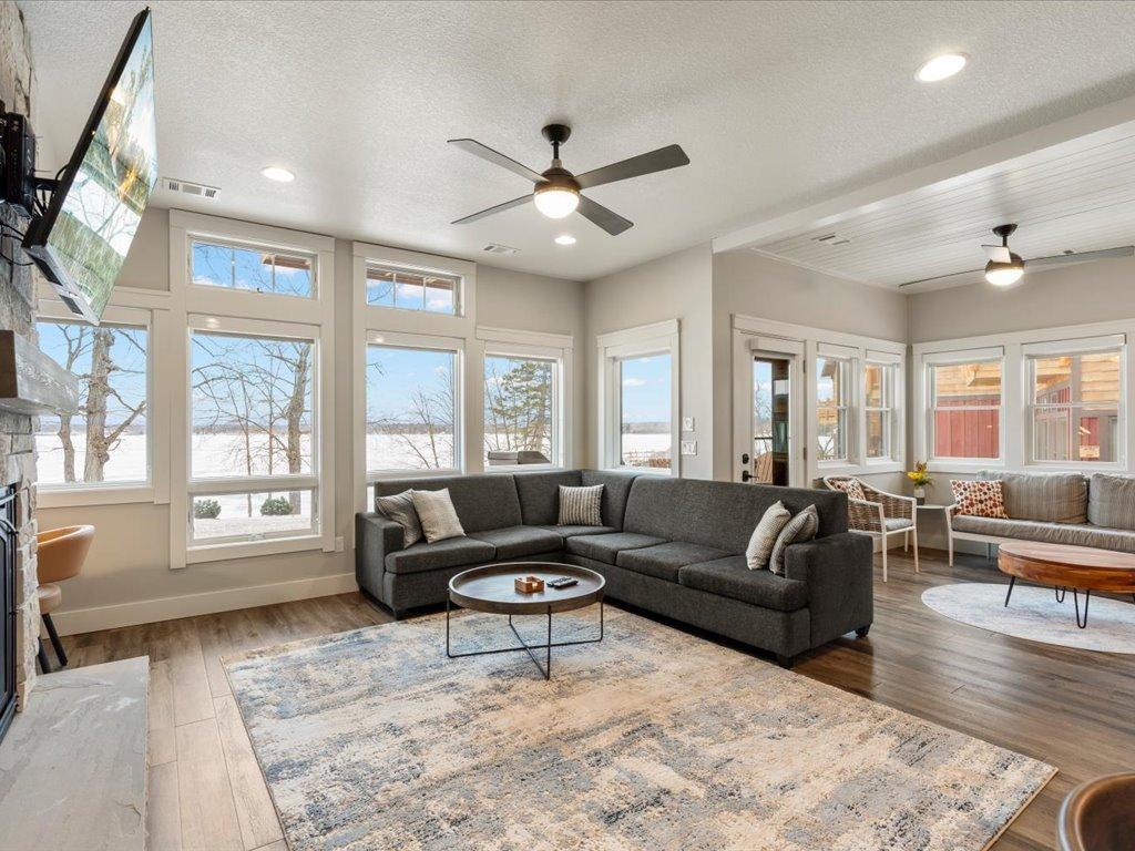2022 townhouse for sale at Trapper's Landing #275 6916 Beach View Lane NW in Walker, MN — 3 bed, 3 bath (photo 12 of 45)
