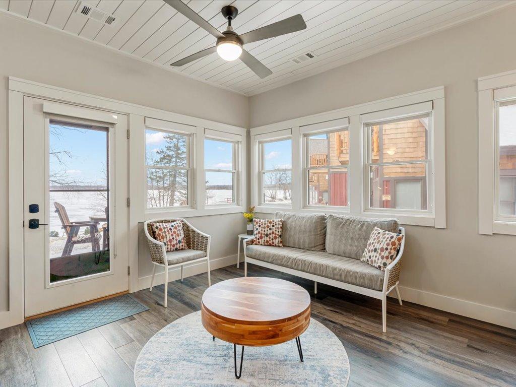 2022 townhouse for sale at Trapper's Landing #275 6916 Beach View Lane NW in Walker, MN — 3 bed, 3 bath (photo 14 of 45)