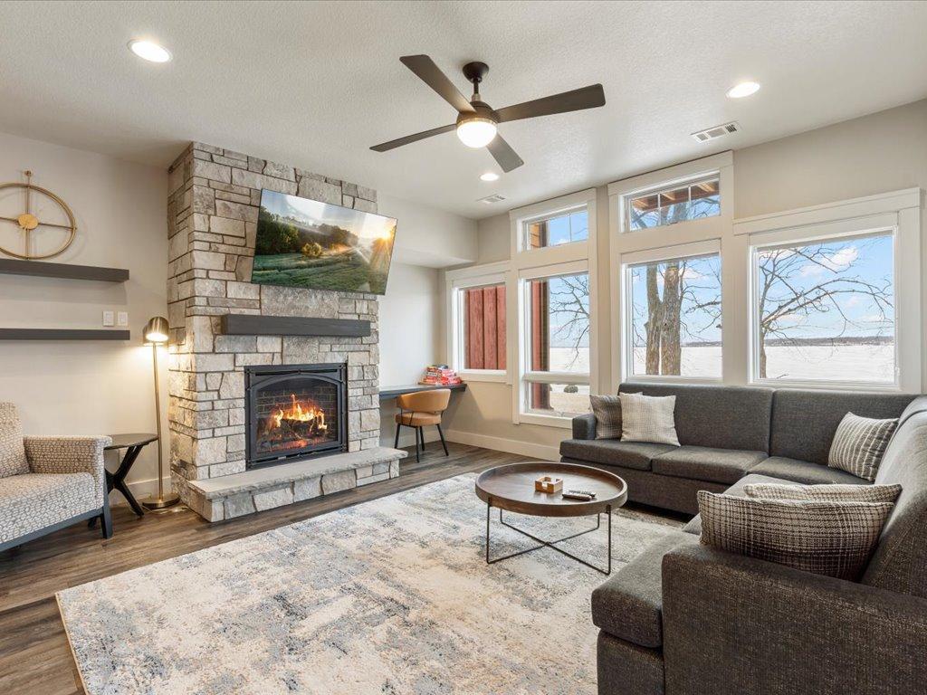 2022 townhouse for sale at Trapper's Landing #275 6916 Beach View Lane NW in Walker, MN — 3 bed, 3 bath (photo 3 of 45)