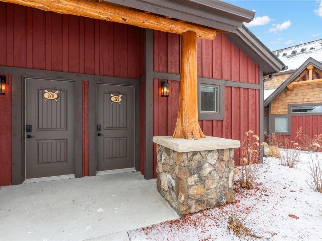 2022 townhouse for sale at Trapper's Landing #275 6916 Beach View Lane NW in Walker, MN — 3 bed, 3 bath (photo 35 of 45)