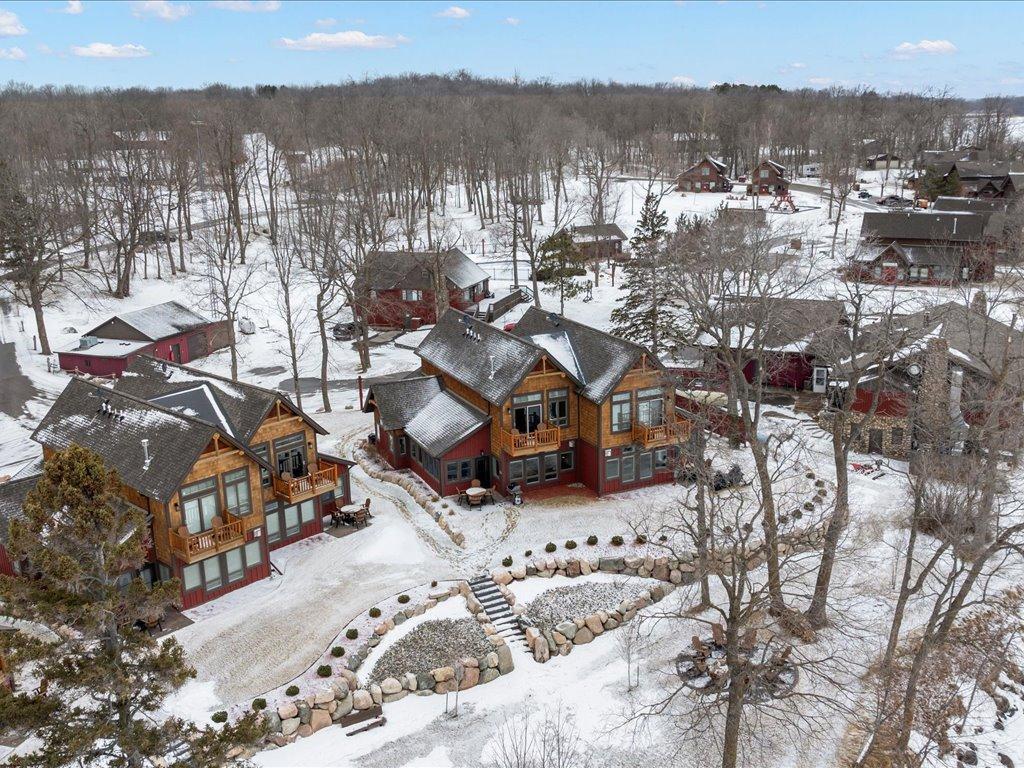 2022 townhouse for sale at Trapper's Landing #275 6916 Beach View Lane NW in Walker, MN — 3 bed, 3 bath (photo 42 of 45)