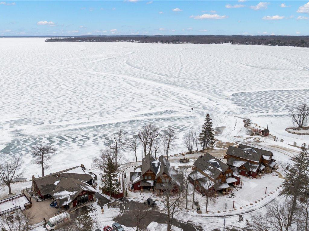 2022 townhouse for sale at Trapper's Landing #275 6916 Beach View Lane NW in Walker, MN — 3 bed, 3 bath (photo 43 of 45)