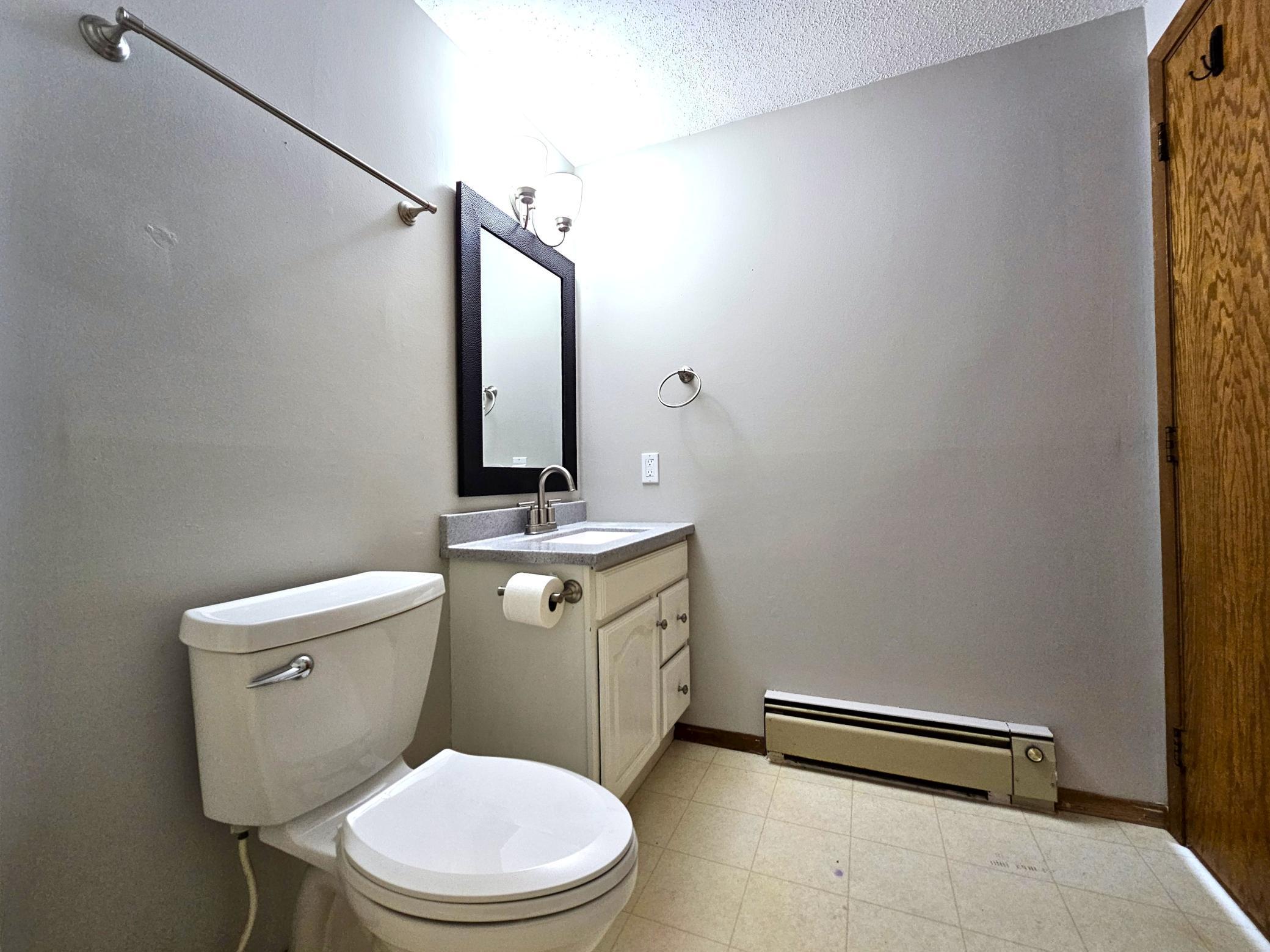 1977 single family home for sale at 17132 River Oaks Boulevard in Fergus Falls, MN — 3 bed, 3 bath (photo 21 of 56)