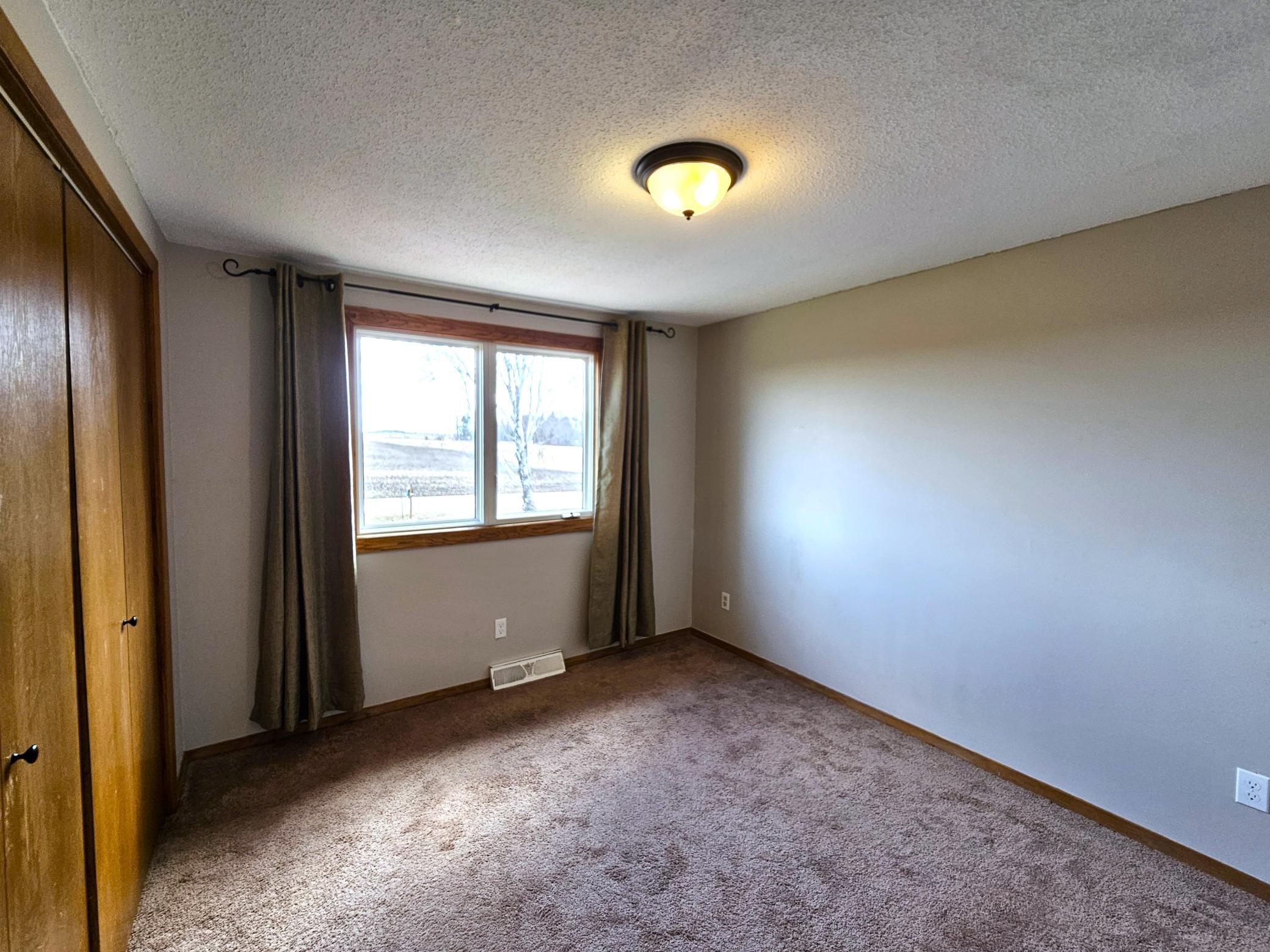 1977 single family home for sale at 17132 River Oaks Boulevard in Fergus Falls, MN — 3 bed, 3 bath (photo 24 of 56)
