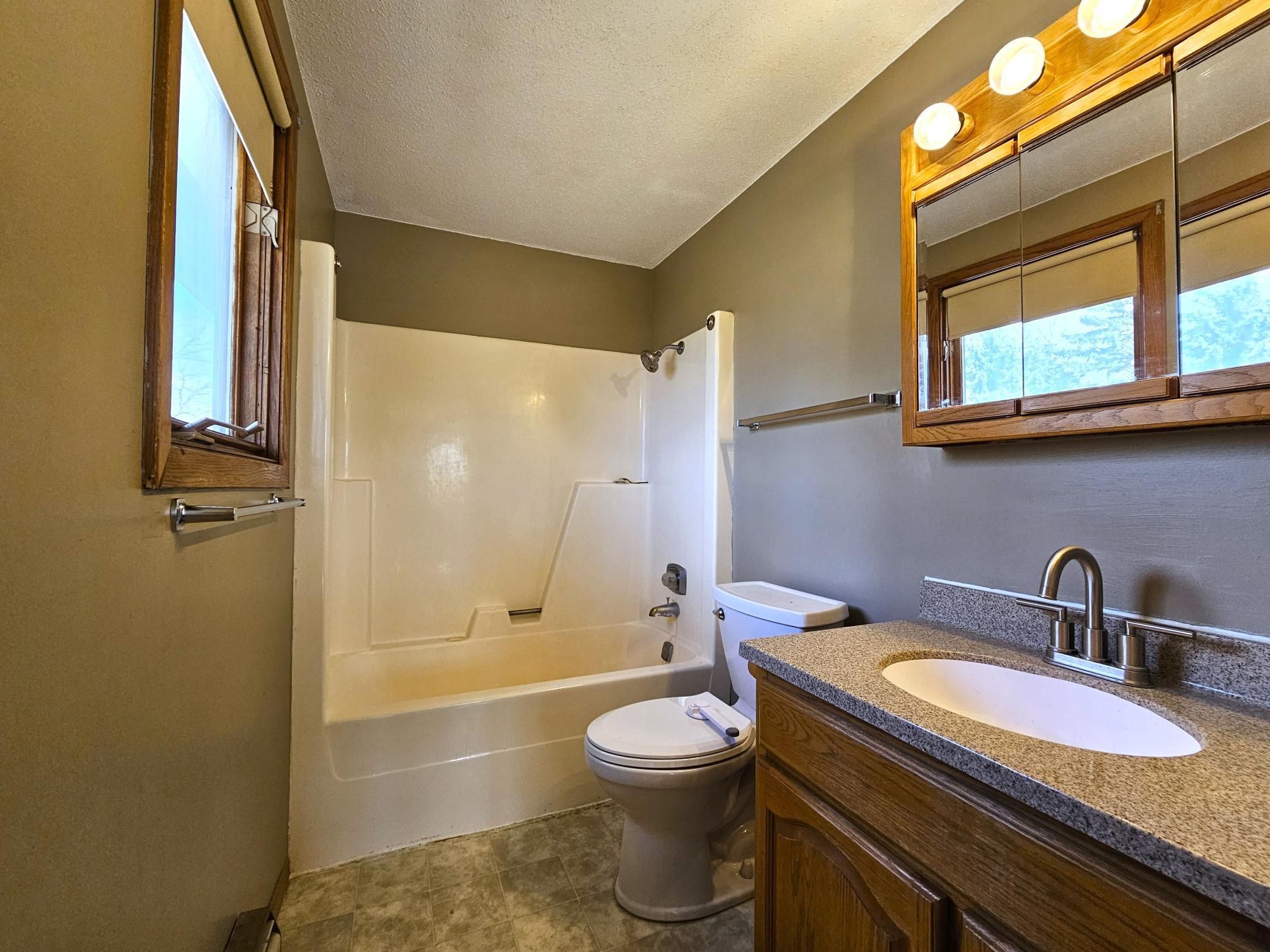 1977 single family home for sale at 17132 River Oaks Boulevard in Fergus Falls, MN — 3 bed, 3 bath (photo 28 of 56)