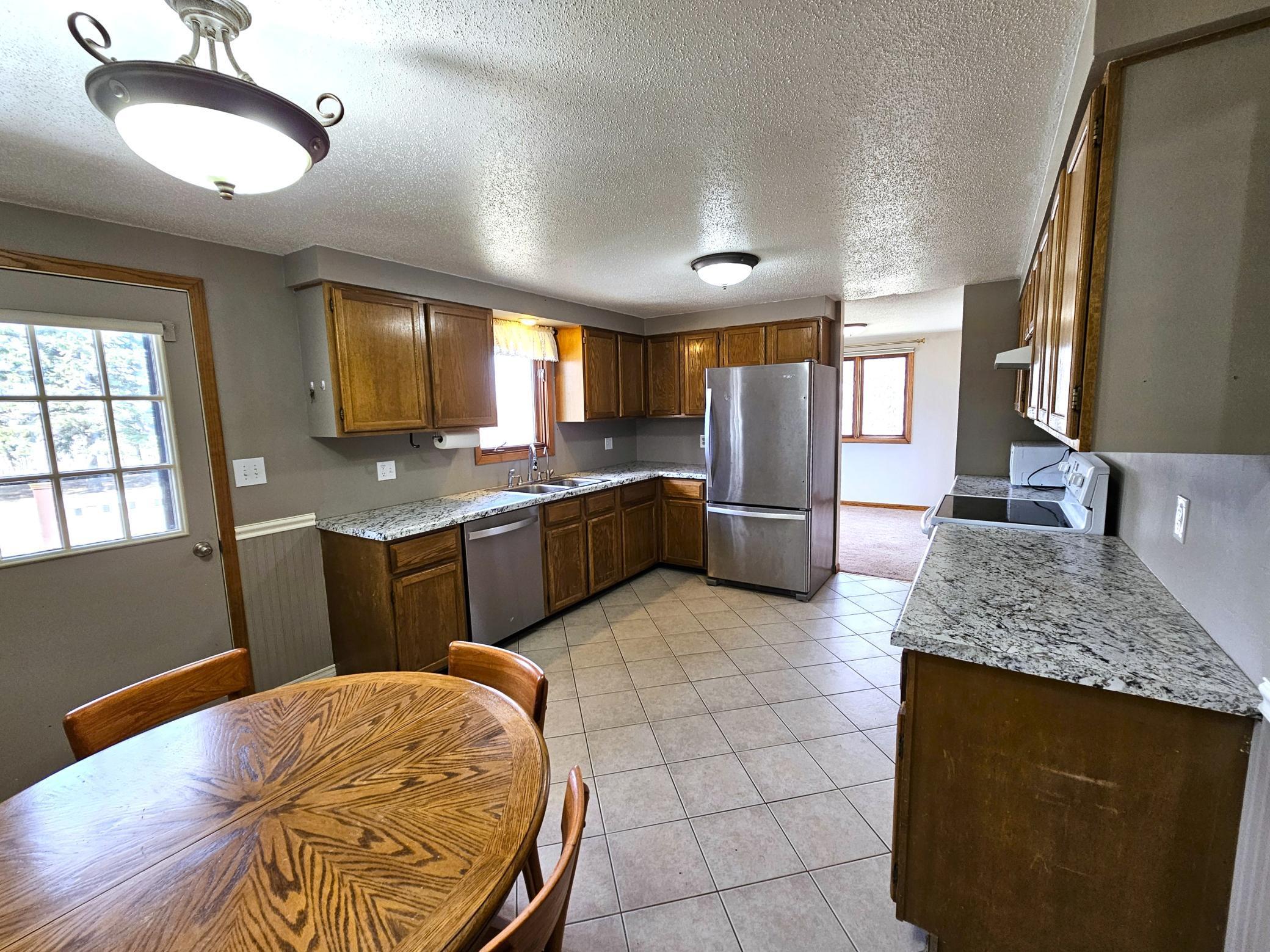 1977 single family home for sale at 17132 River Oaks Boulevard in Fergus Falls, MN — 3 bed, 3 bath (photo 6 of 56)