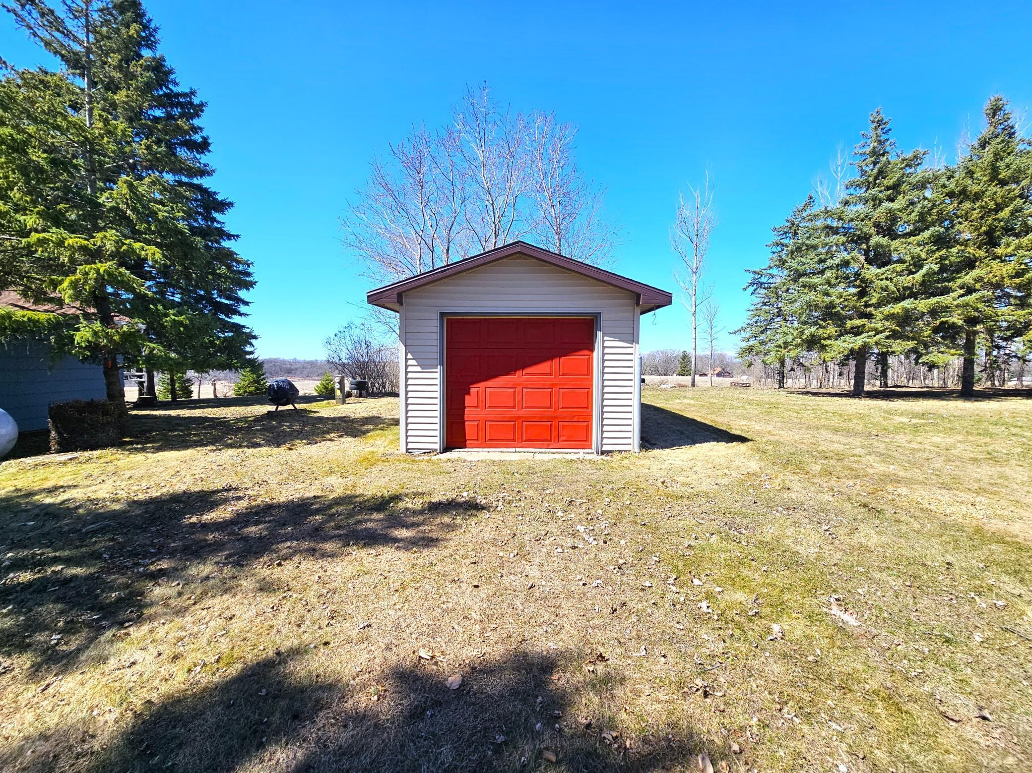 1977 single family home for sale at 17132 River Oaks Boulevard in Fergus Falls, MN — 3 bed, 3 bath (photo 52 of 56)