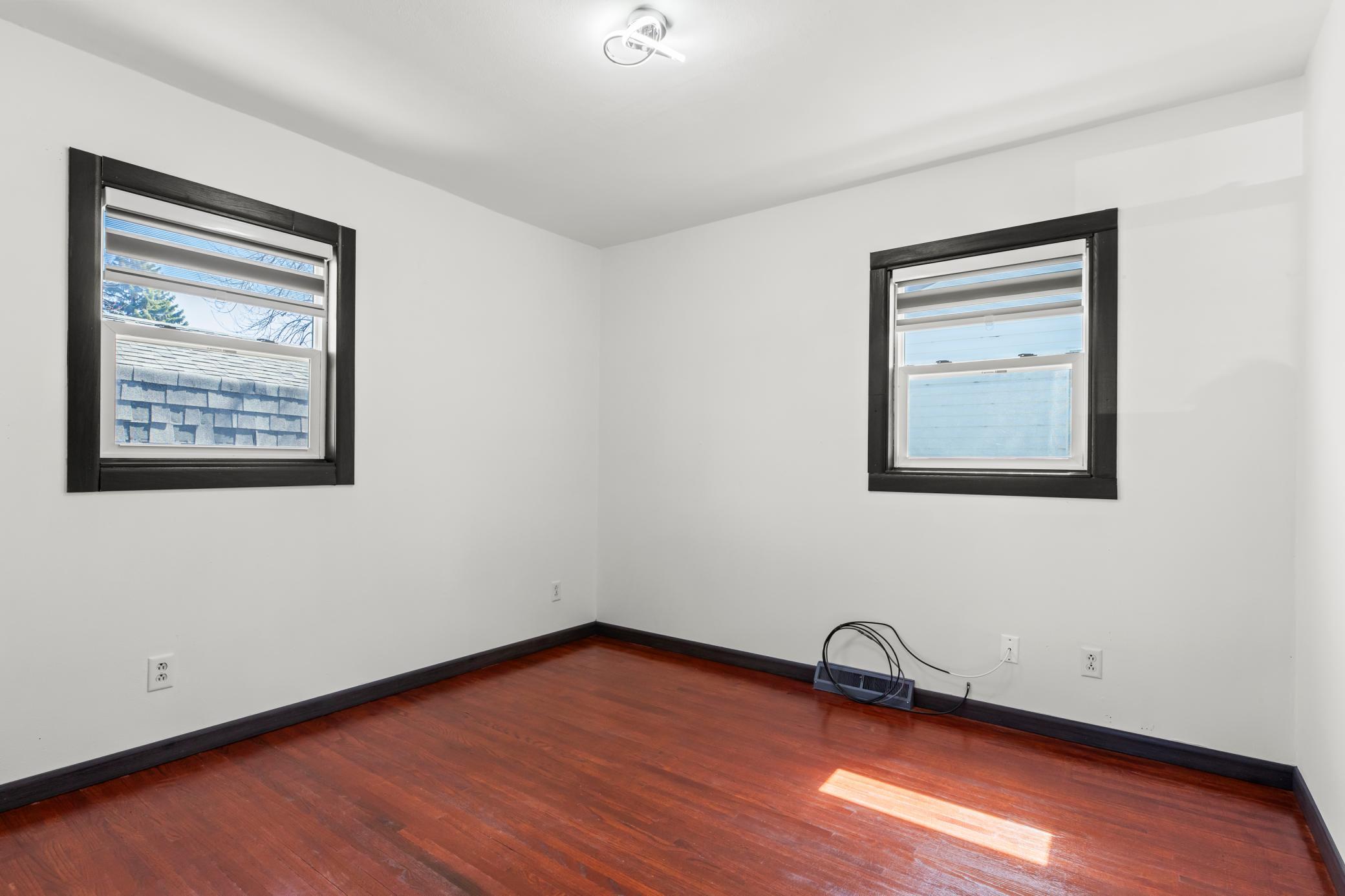 1960 single family home for sale at 1409 13th Avenue N in Moorhead, MN — 5 bed, 2 bath (photo 14 of 38)
