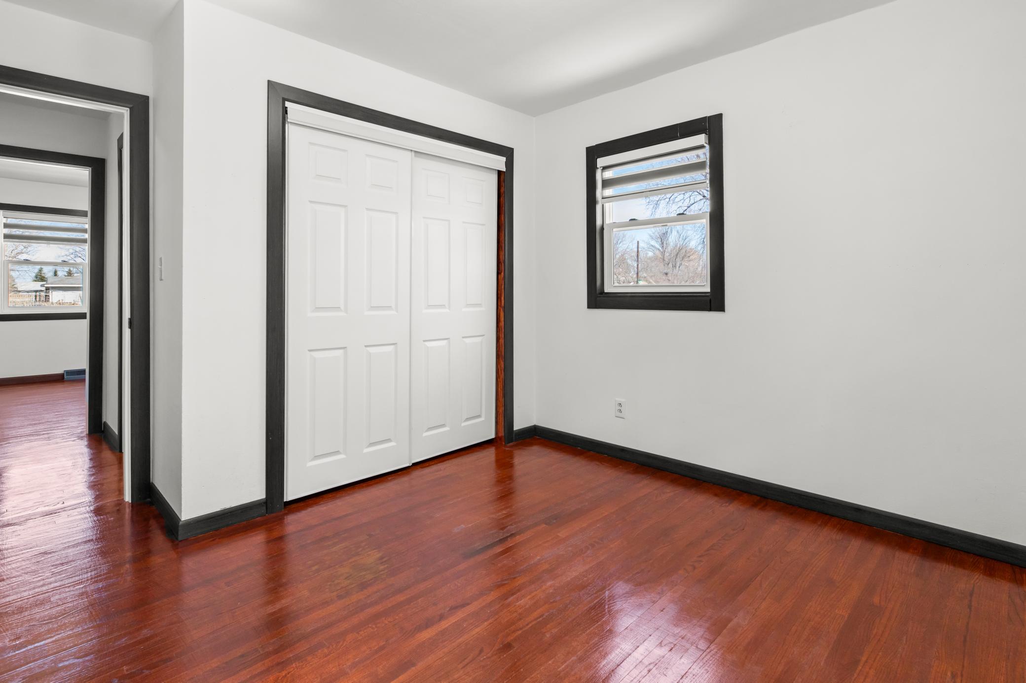 1960 single family home for sale at 1409 13th Avenue N in Moorhead, MN — 5 bed, 2 bath (photo 15 of 38)