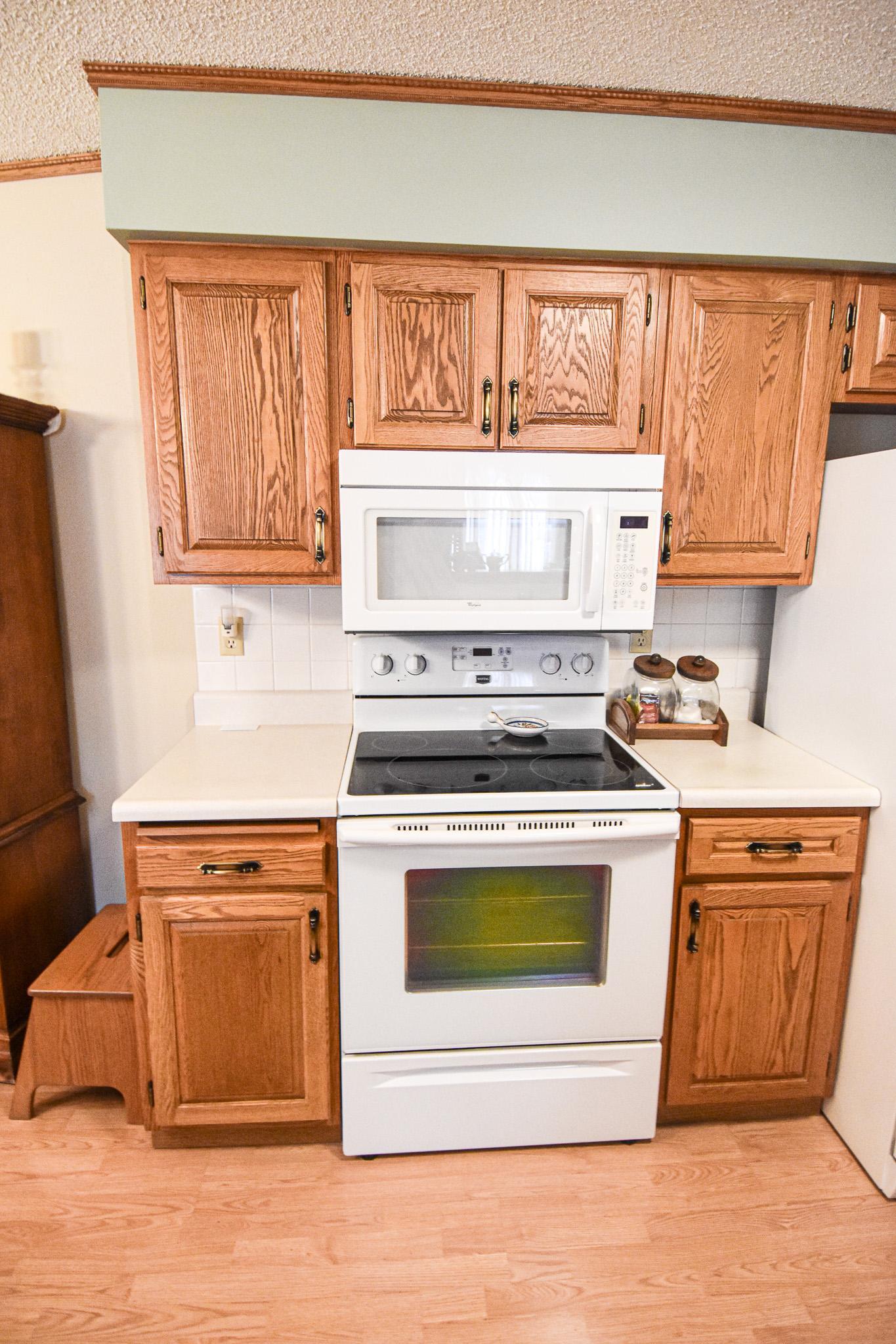 1968 single family home for sale at 610 Kneale Avenue S in Thief River Falls, MN — 3 bed, 2 bath (photo 13 of 50)