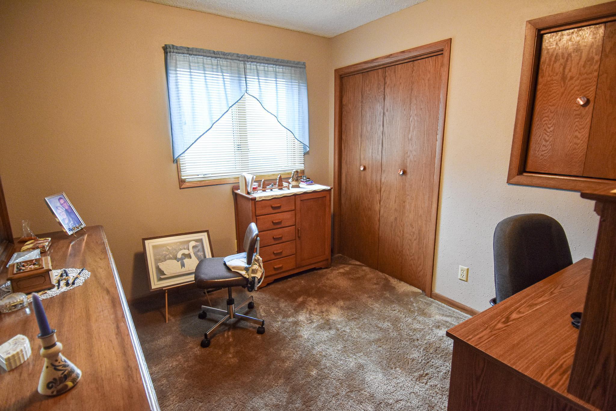 1968 single family home for sale at 610 Kneale Avenue S in Thief River Falls, MN — 3 bed, 2 bath (photo 24 of 50)