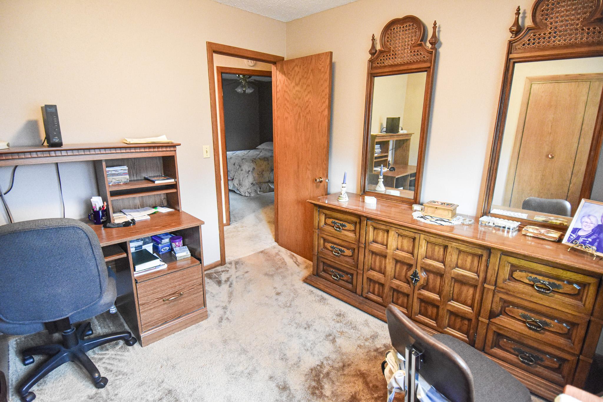 1968 single family home for sale at 610 Kneale Avenue S in Thief River Falls, MN — 3 bed, 2 bath (photo 25 of 50)