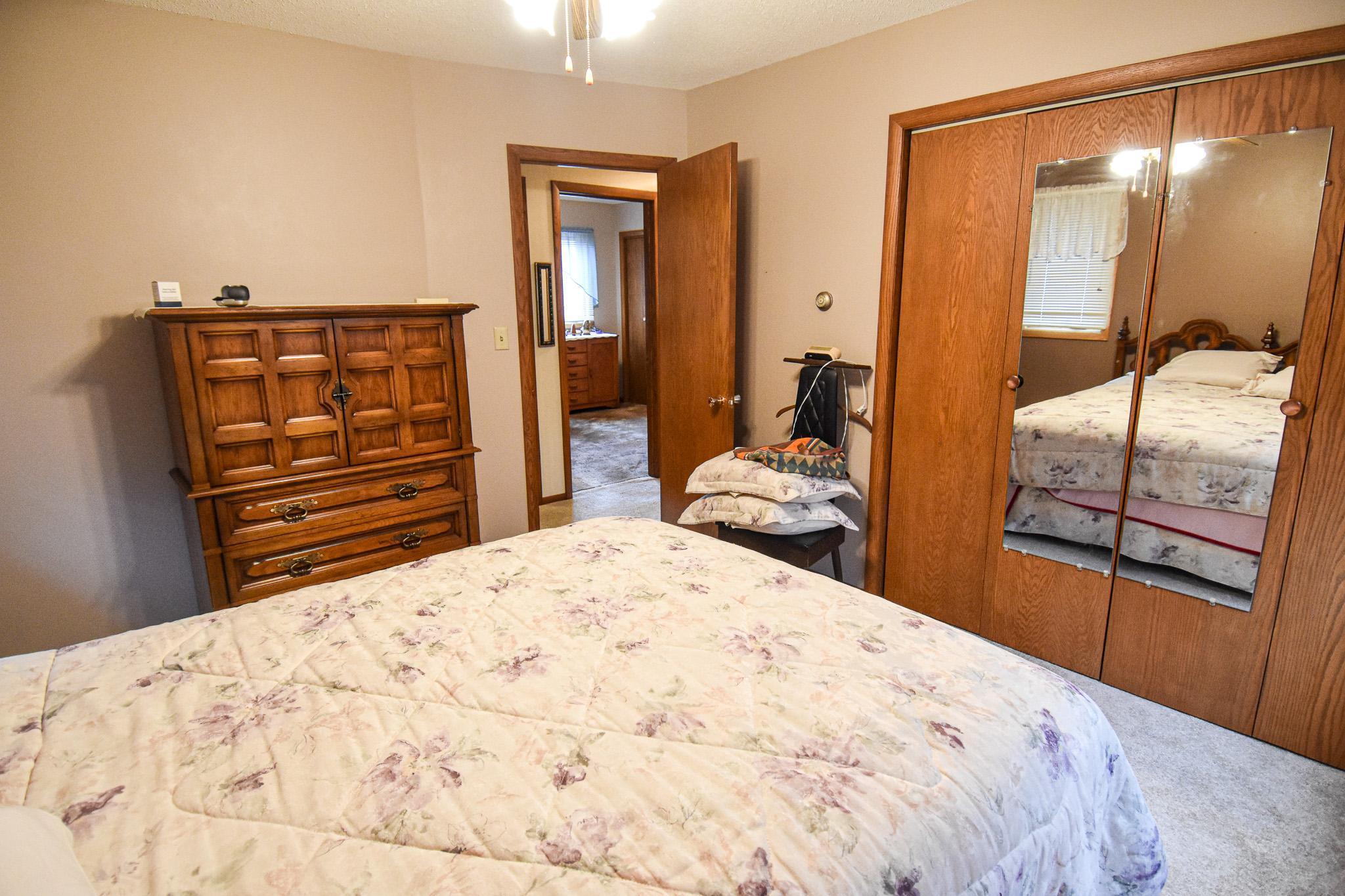 1968 single family home for sale at 610 Kneale Avenue S in Thief River Falls, MN — 3 bed, 2 bath (photo 27 of 50)