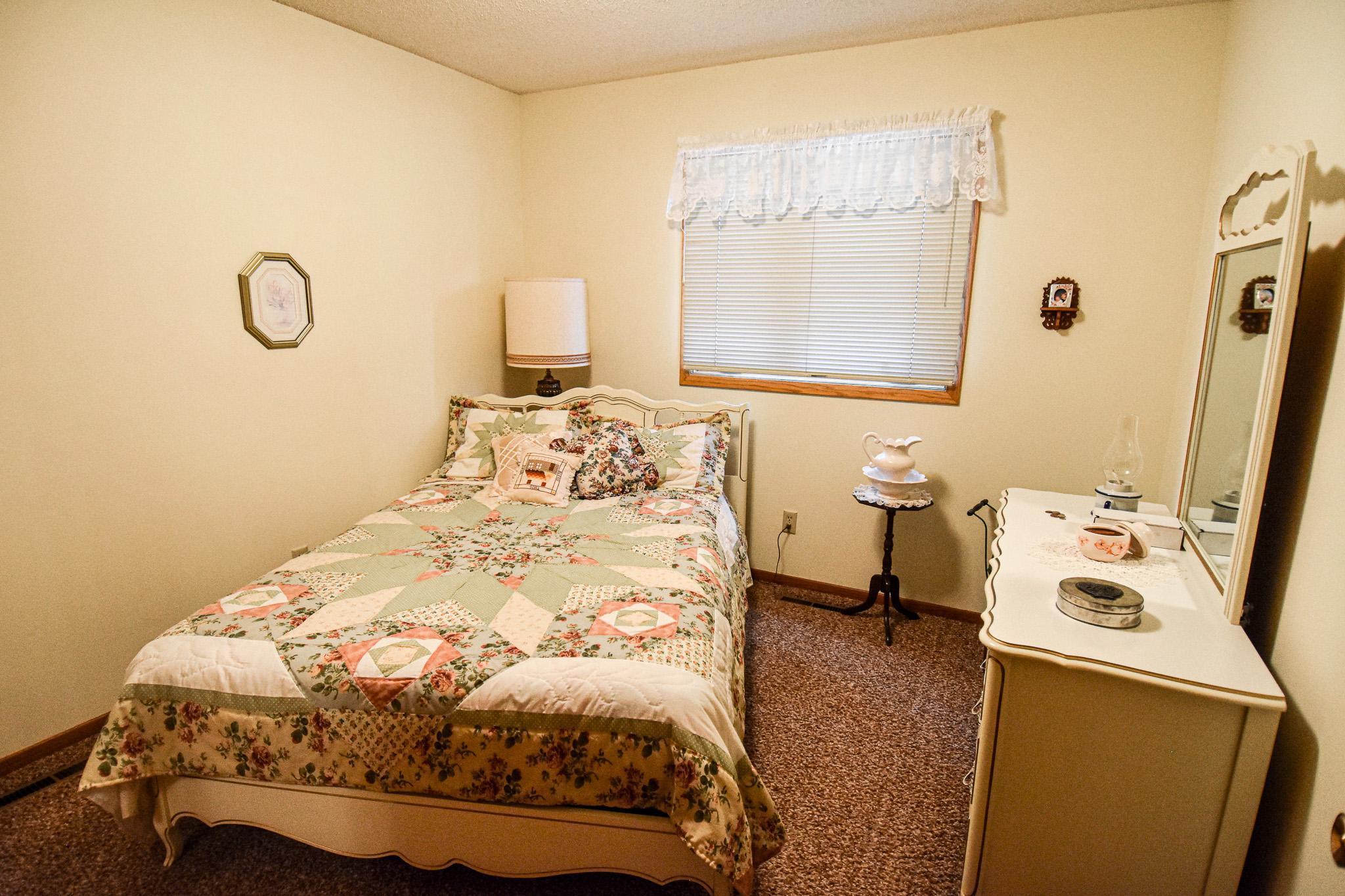 1968 single family home for sale at 610 Kneale Avenue S in Thief River Falls, MN — 3 bed, 2 bath (photo 28 of 50)