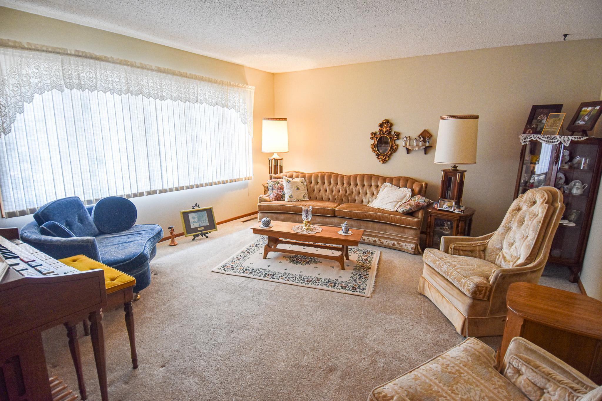 1968 single family home for sale at 610 Kneale Avenue S in Thief River Falls, MN — 3 bed, 2 bath (photo 4 of 50)
