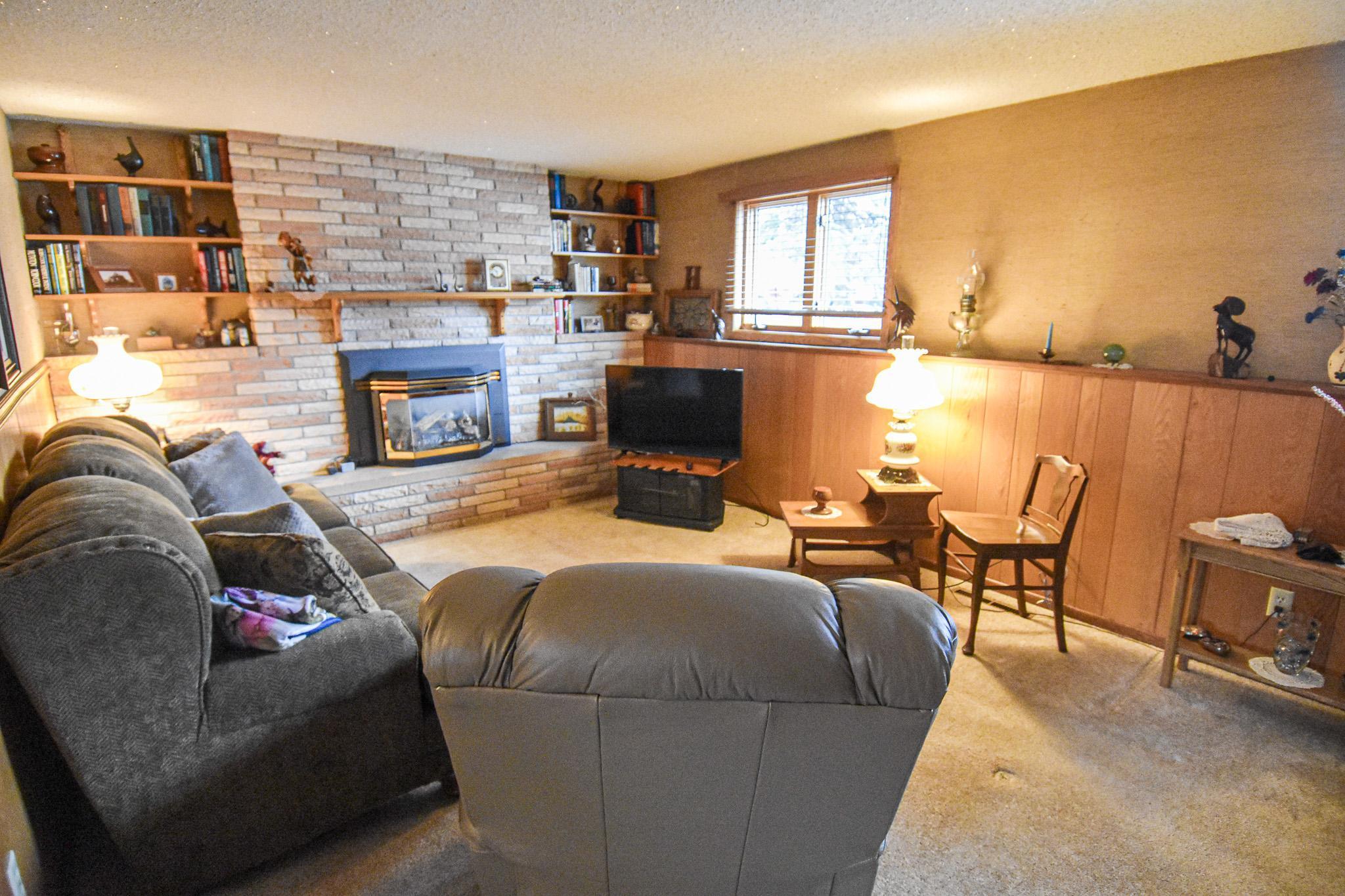 1968 single family home for sale at 610 Kneale Avenue S in Thief River Falls, MN — 3 bed, 2 bath (photo 34 of 50)