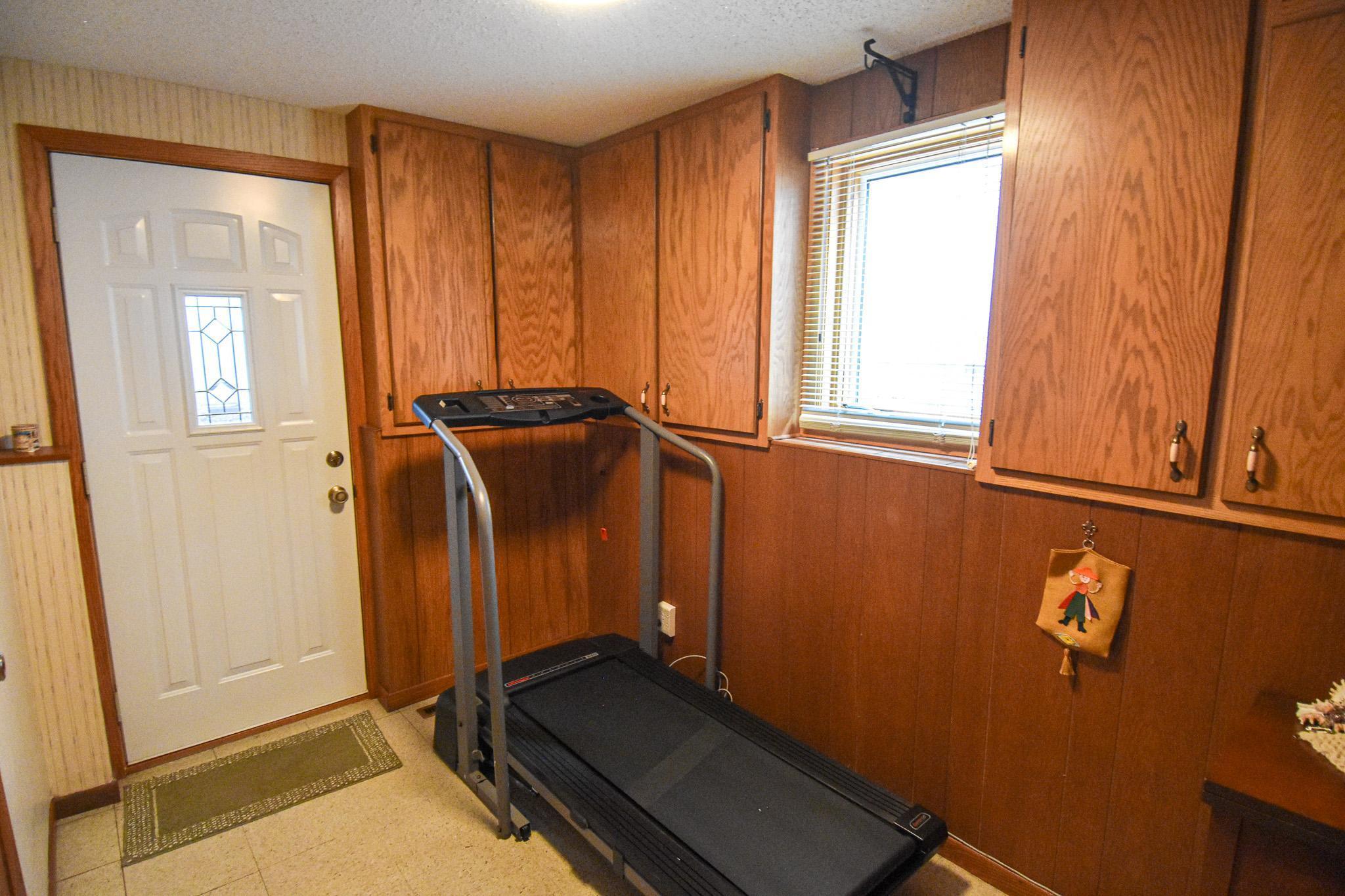 1968 single family home for sale at 610 Kneale Avenue S in Thief River Falls, MN — 3 bed, 2 bath (photo 38 of 50)