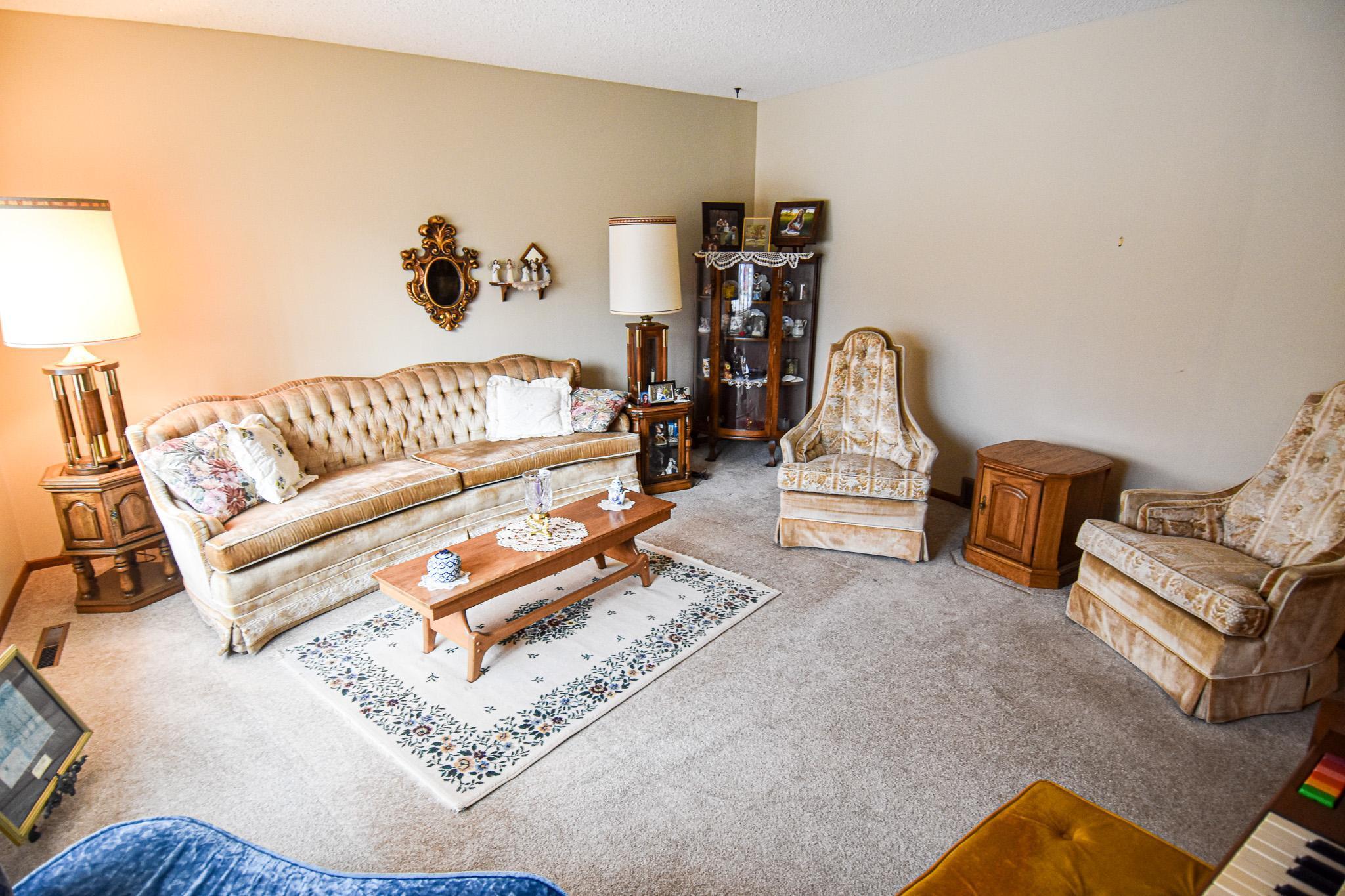 1968 single family home for sale at 610 Kneale Avenue S in Thief River Falls, MN — 3 bed, 2 bath (photo 6 of 50)