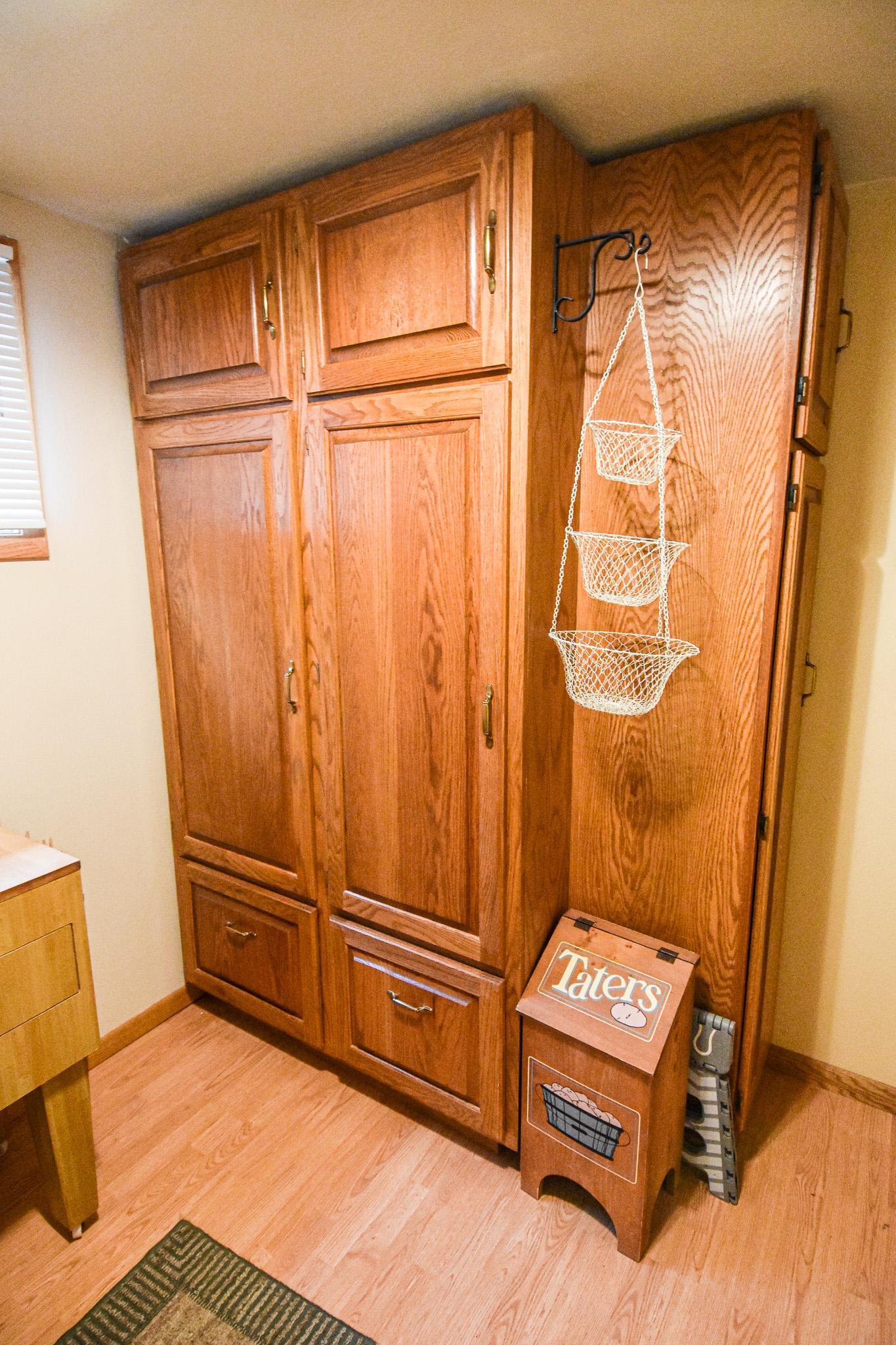 1968 single family home for sale at 610 Kneale Avenue S in Thief River Falls, MN — 3 bed, 2 bath (photo 7 of 50)