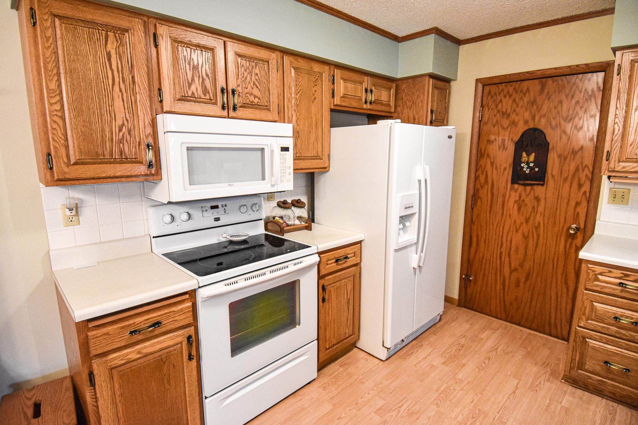 1968 single family home for sale at 610 Kneale Avenue S in Thief River Falls, MN — 3 bed, 2 bath (photo 10 of 50)